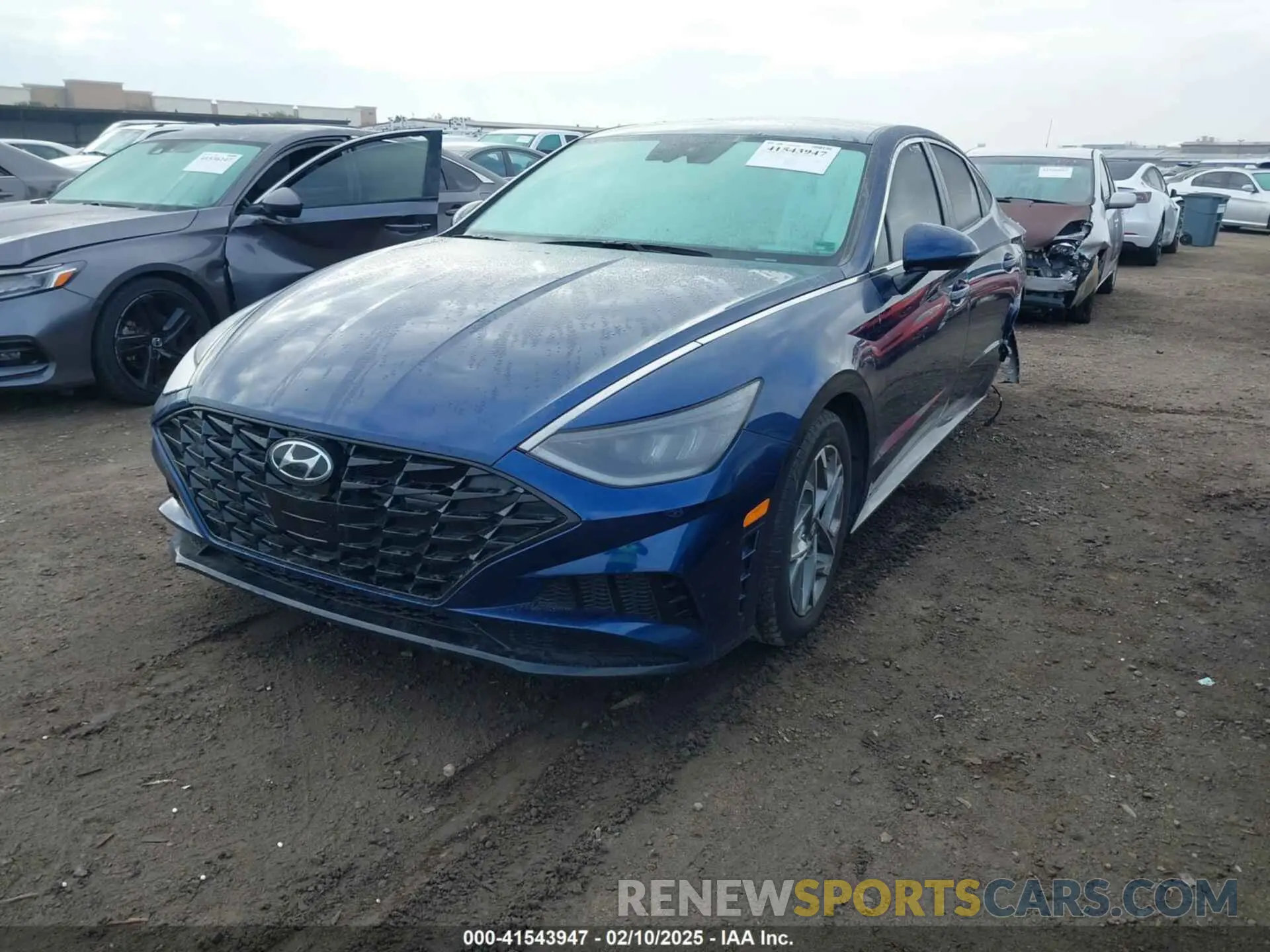 2 Photograph of a damaged car 5NPEL4JA8LH042144 HYUNDAI SONATA 2020