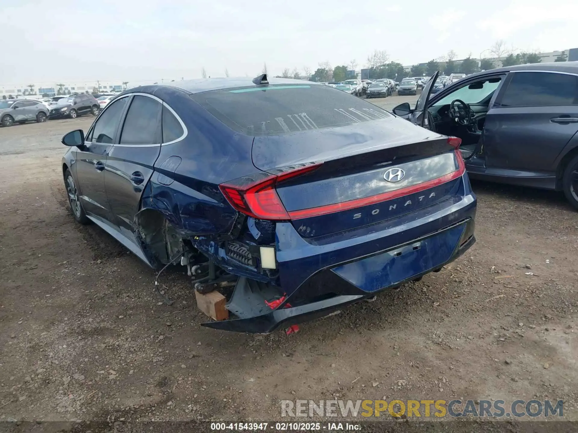3 Photograph of a damaged car 5NPEL4JA8LH042144 HYUNDAI SONATA 2020