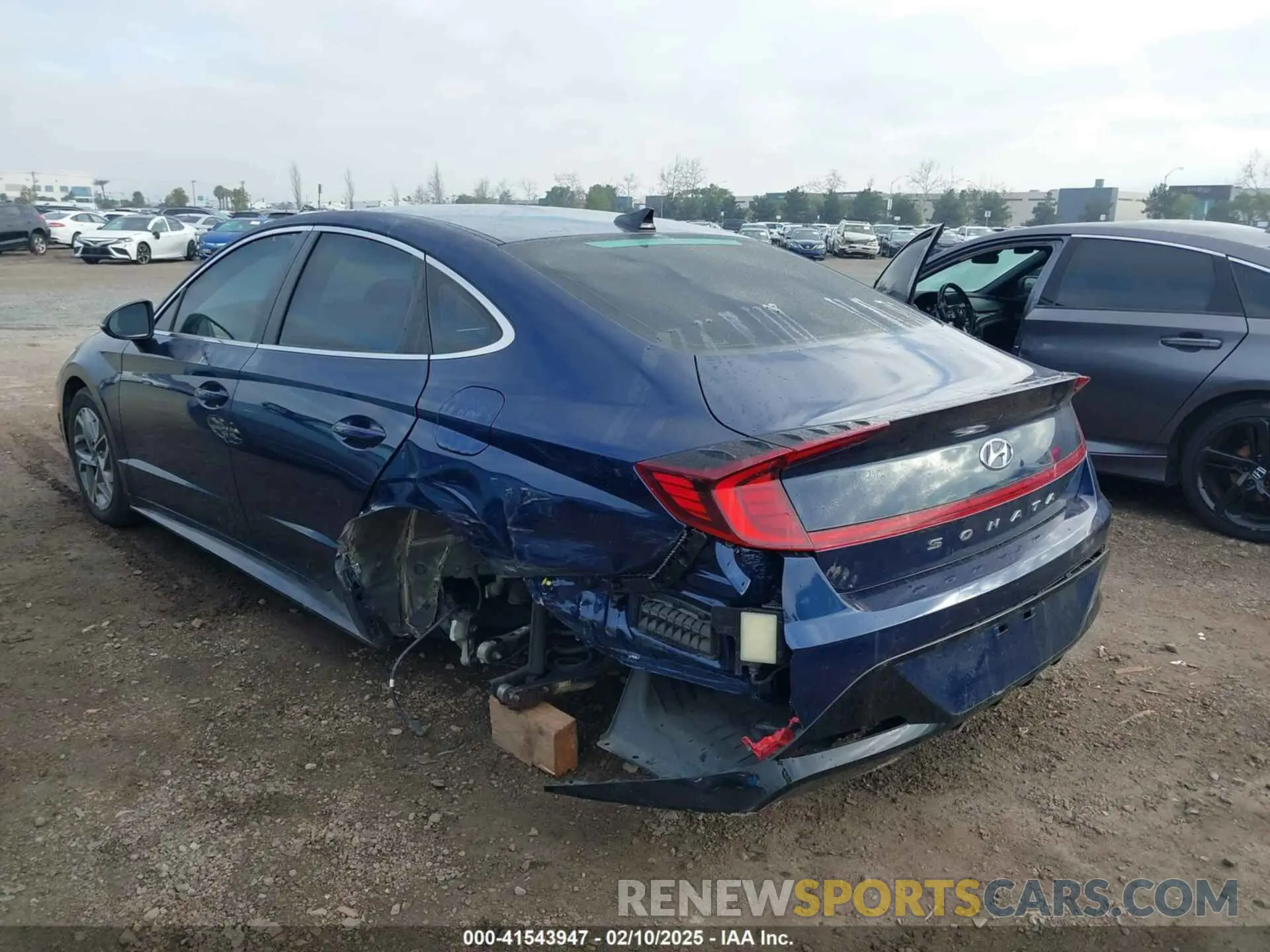 6 Photograph of a damaged car 5NPEL4JA8LH042144 HYUNDAI SONATA 2020