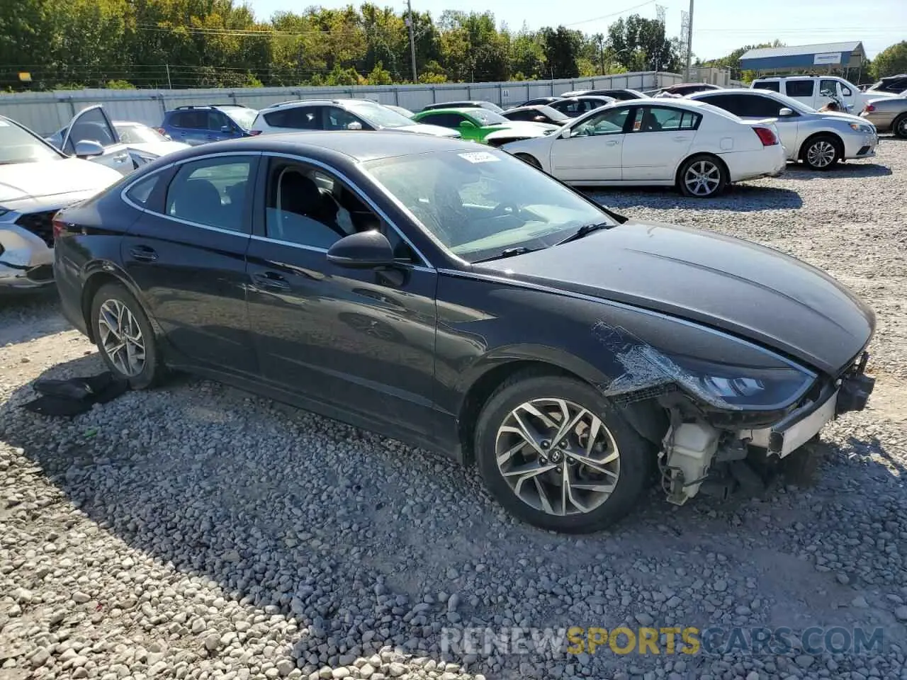 4 Photograph of a damaged car 5NPEL4JA8LH051264 HYUNDAI SONATA 2020