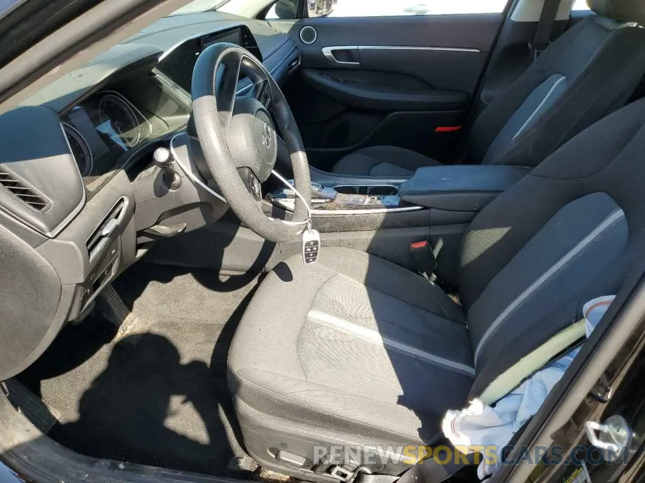 7 Photograph of a damaged car 5NPEL4JA8LH051264 HYUNDAI SONATA 2020