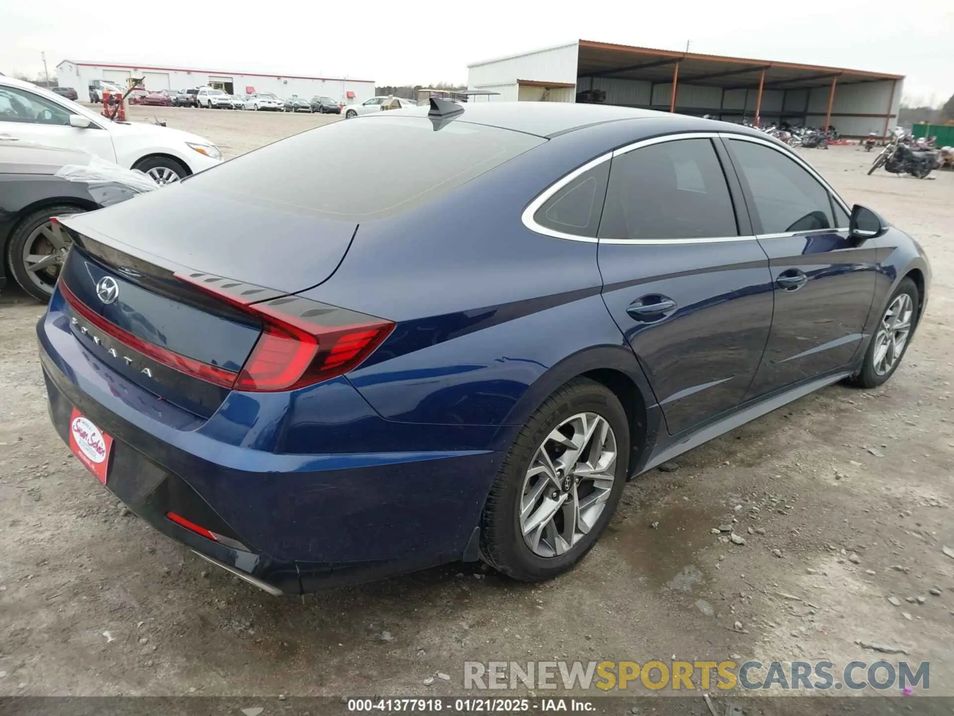 4 Photograph of a damaged car 5NPEL4JA8LH054780 HYUNDAI SONATA 2020