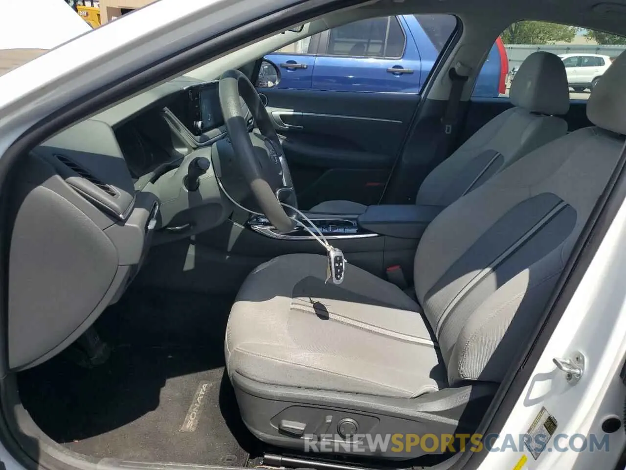 7 Photograph of a damaged car 5NPEL4JA9LH040726 HYUNDAI SONATA 2020