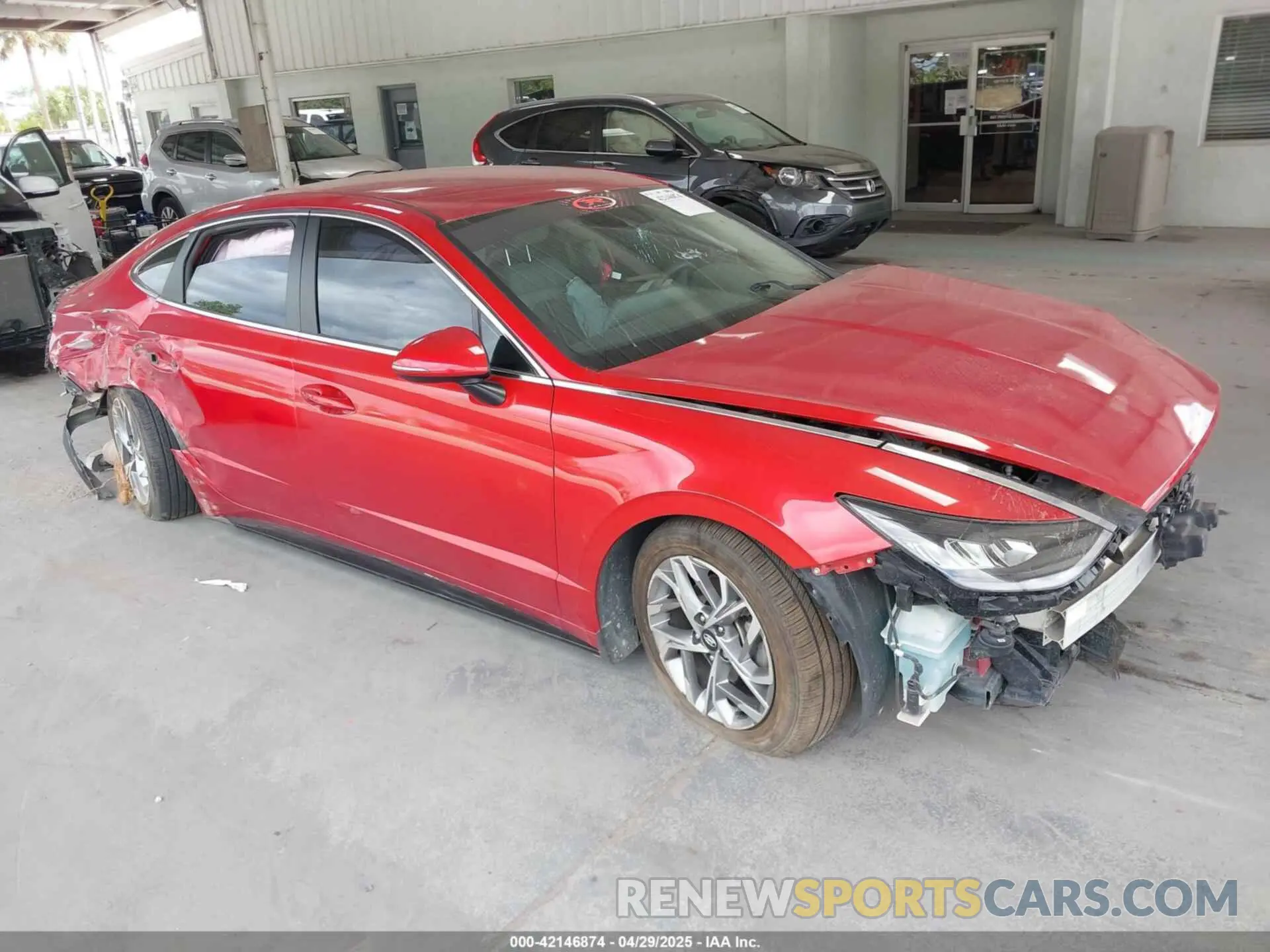 1 Photograph of a damaged car 5NPEL4JA9LH055615 HYUNDAI SONATA 2020