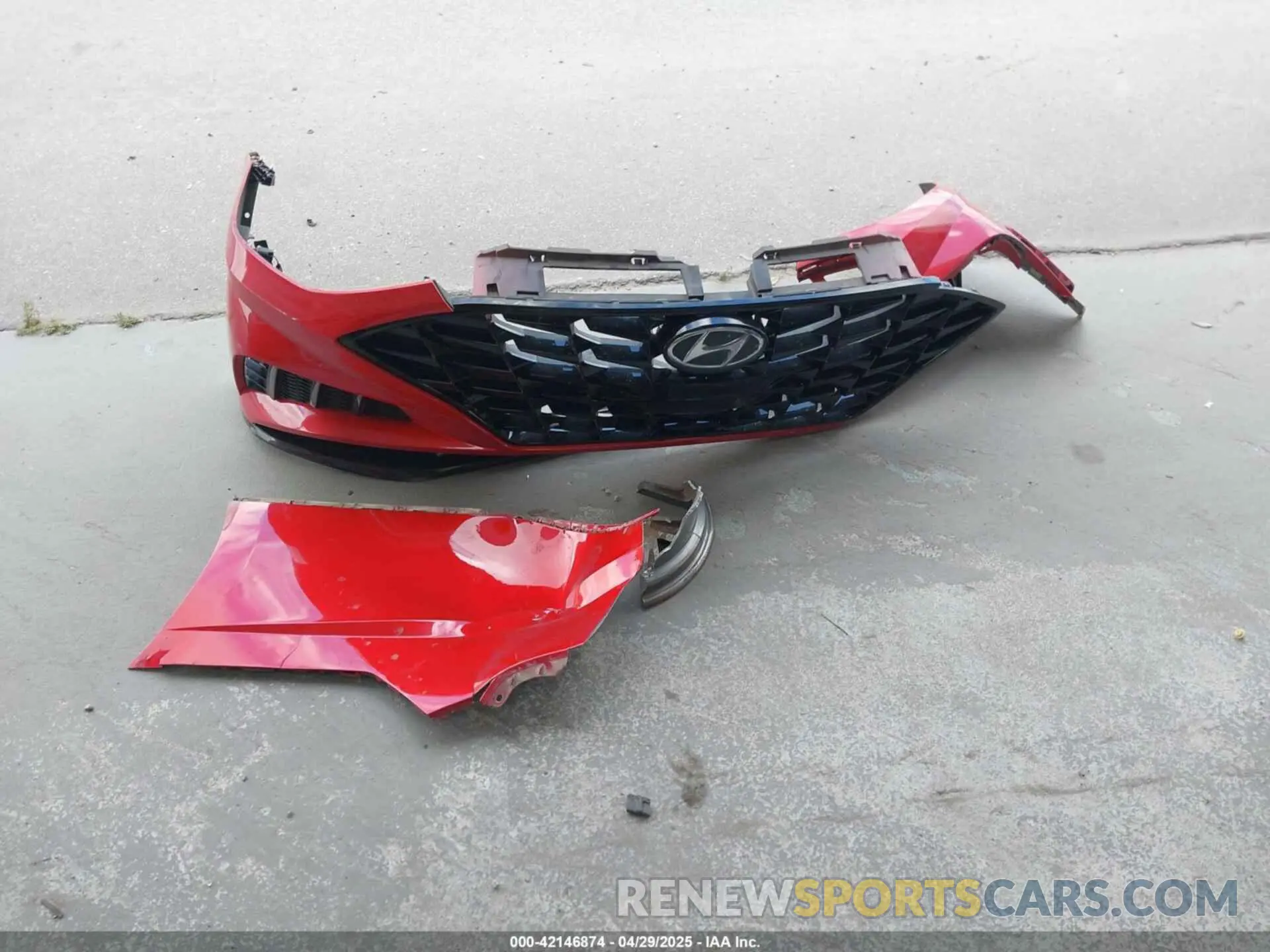11 Photograph of a damaged car 5NPEL4JA9LH055615 HYUNDAI SONATA 2020