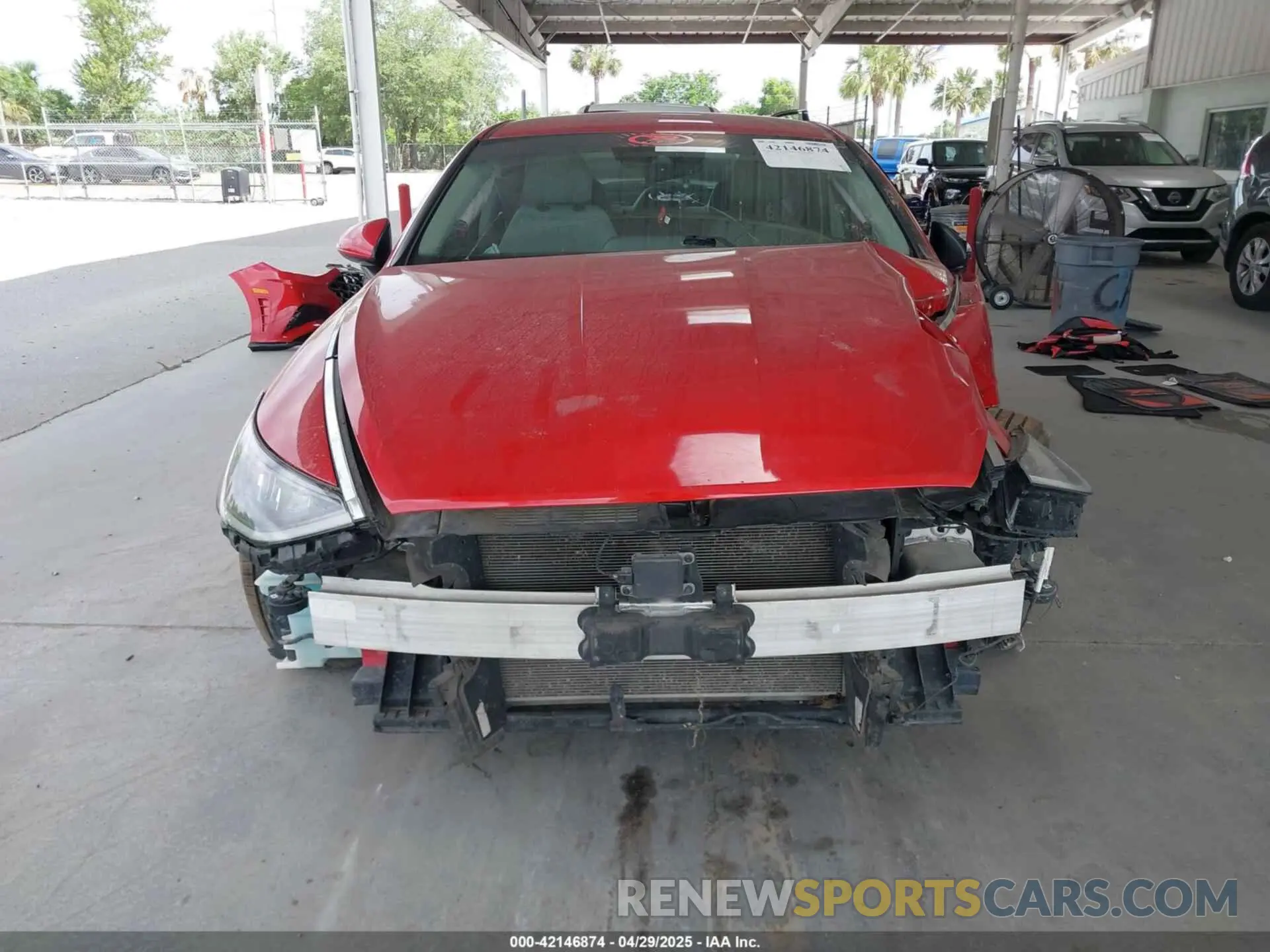 12 Photograph of a damaged car 5NPEL4JA9LH055615 HYUNDAI SONATA 2020