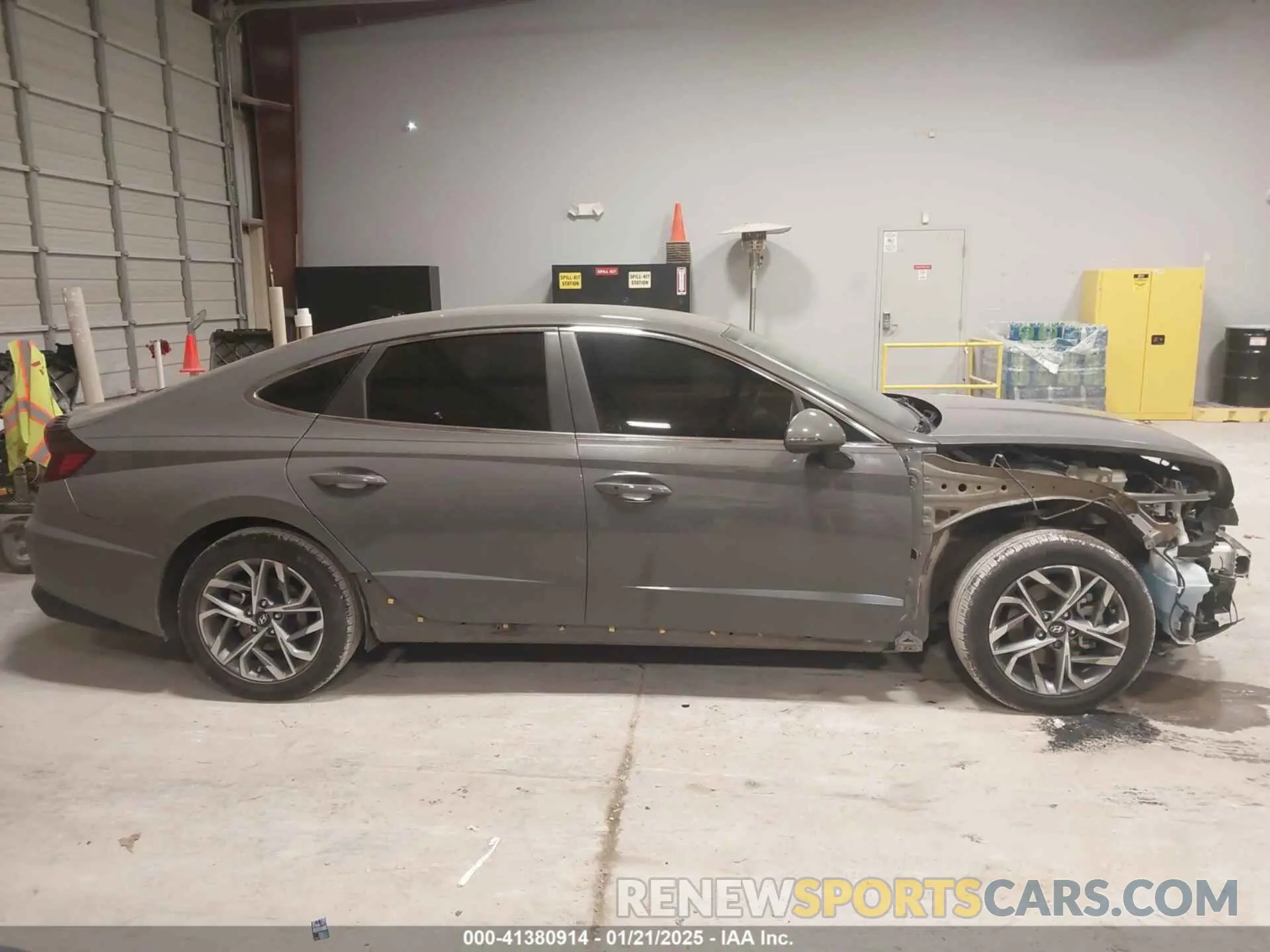 14 Photograph of a damaged car 5NPEL4JAXLH003863 HYUNDAI SONATA 2020