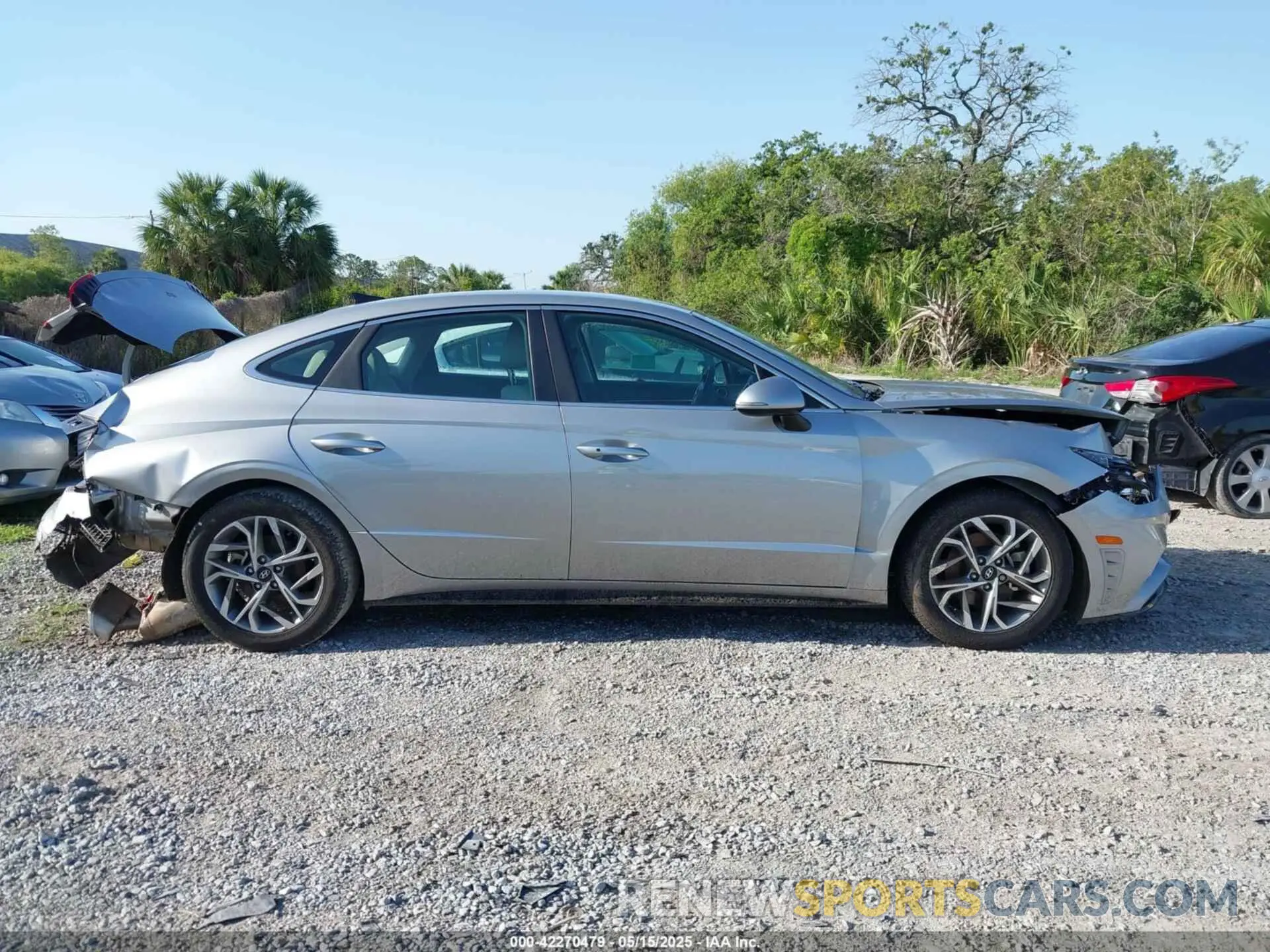 13 Photograph of a damaged car 5NPEL4JAXLH029055 HYUNDAI SONATA 2020