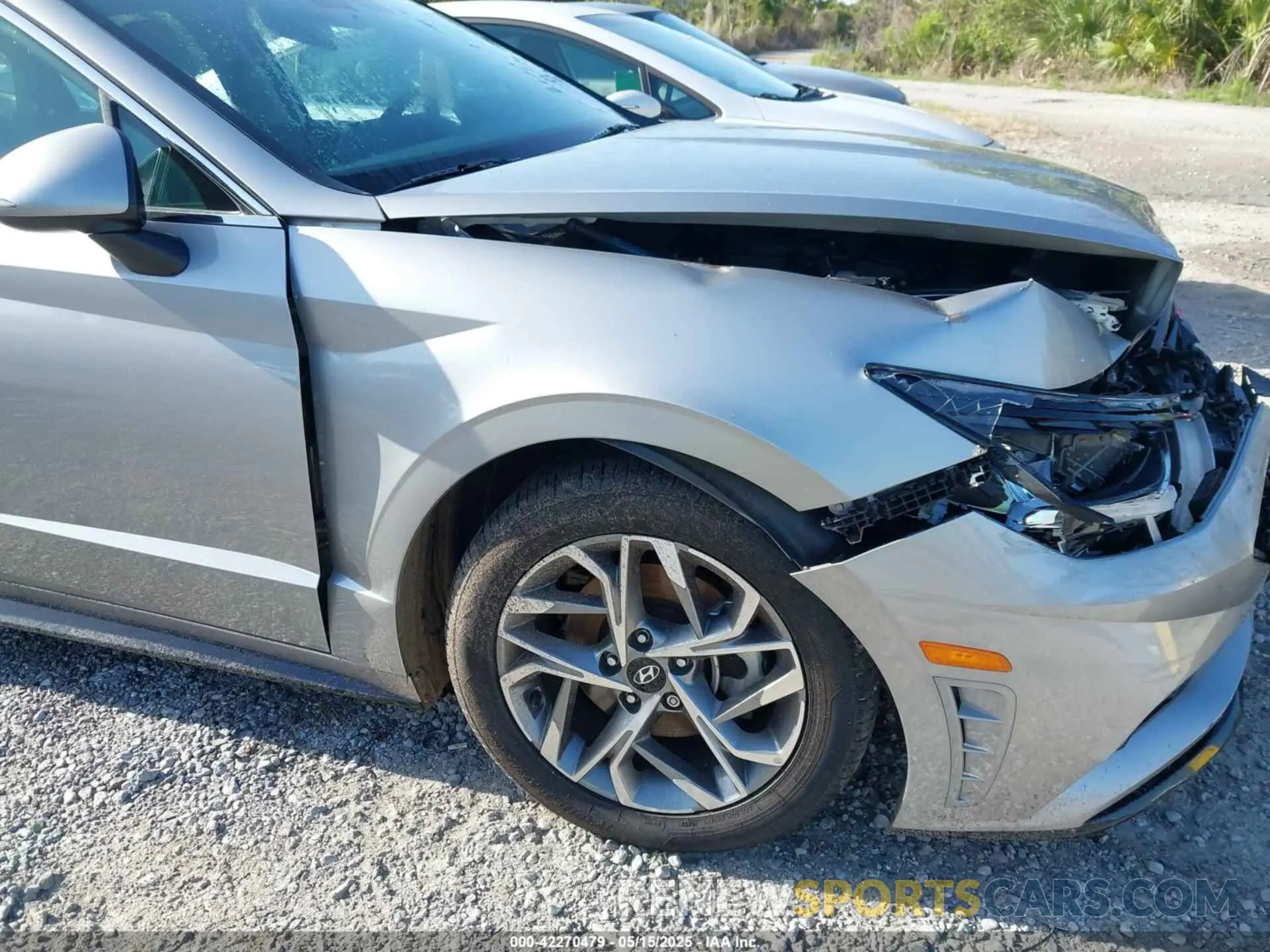 17 Photograph of a damaged car 5NPEL4JAXLH029055 HYUNDAI SONATA 2020