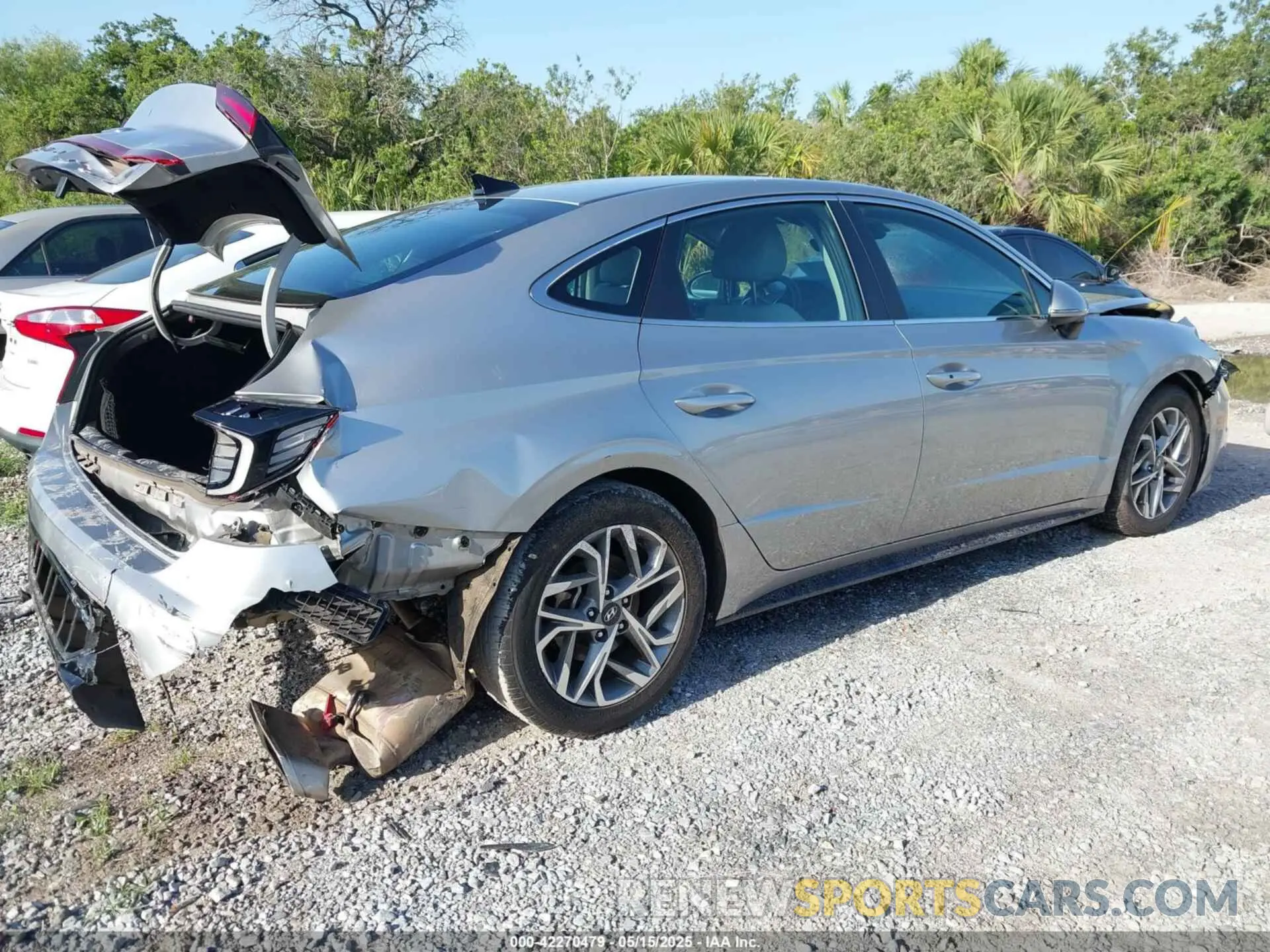 4 Photograph of a damaged car 5NPEL4JAXLH029055 HYUNDAI SONATA 2020