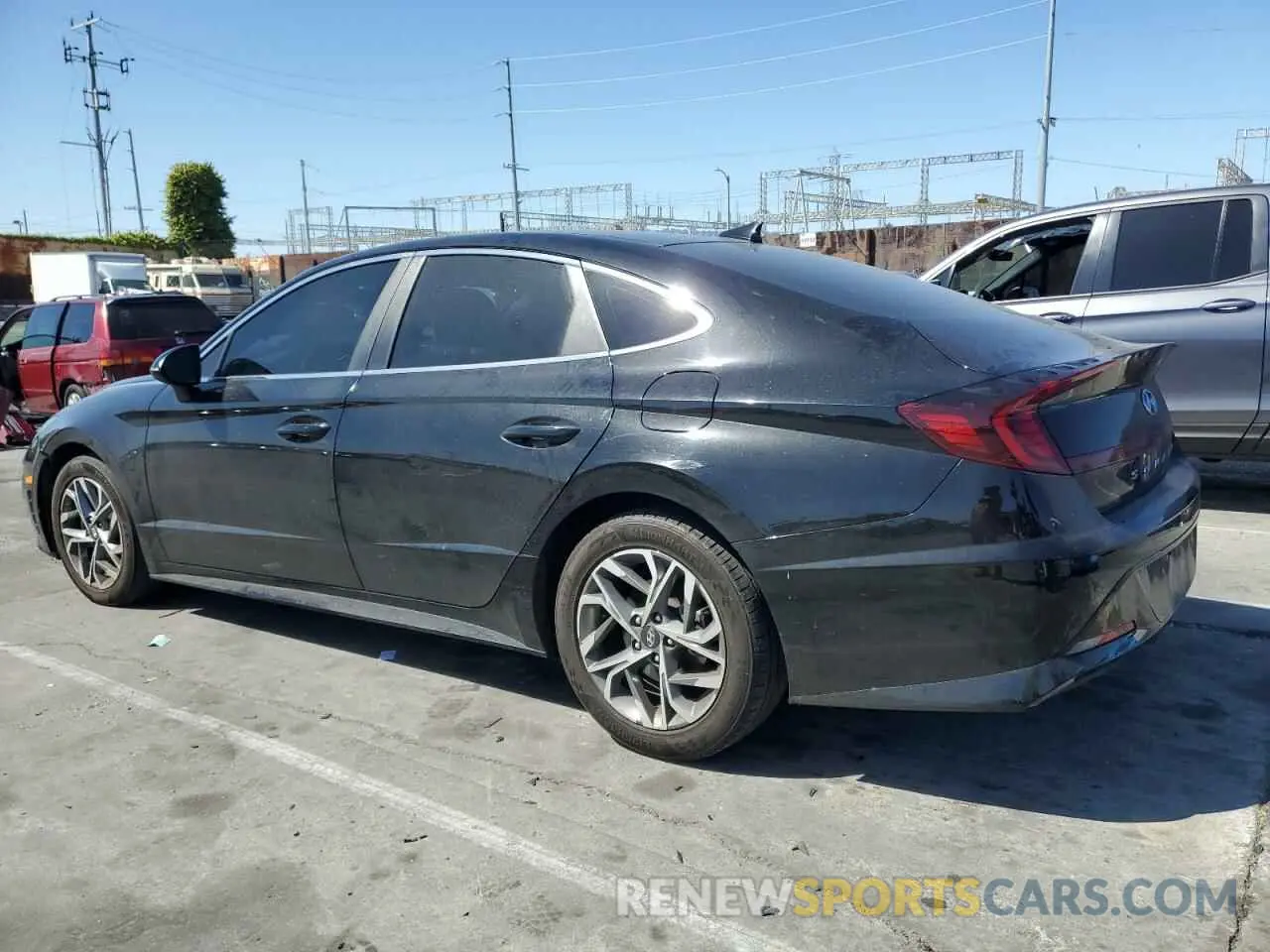 2 Photograph of a damaged car 5NPEL4JAXLH062105 HYUNDAI SONATA 2020