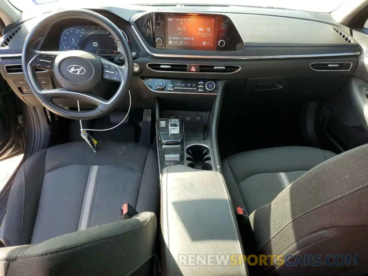 8 Photograph of a damaged car 5NPEF4JA1MH124144 HYUNDAI SONATA 2021