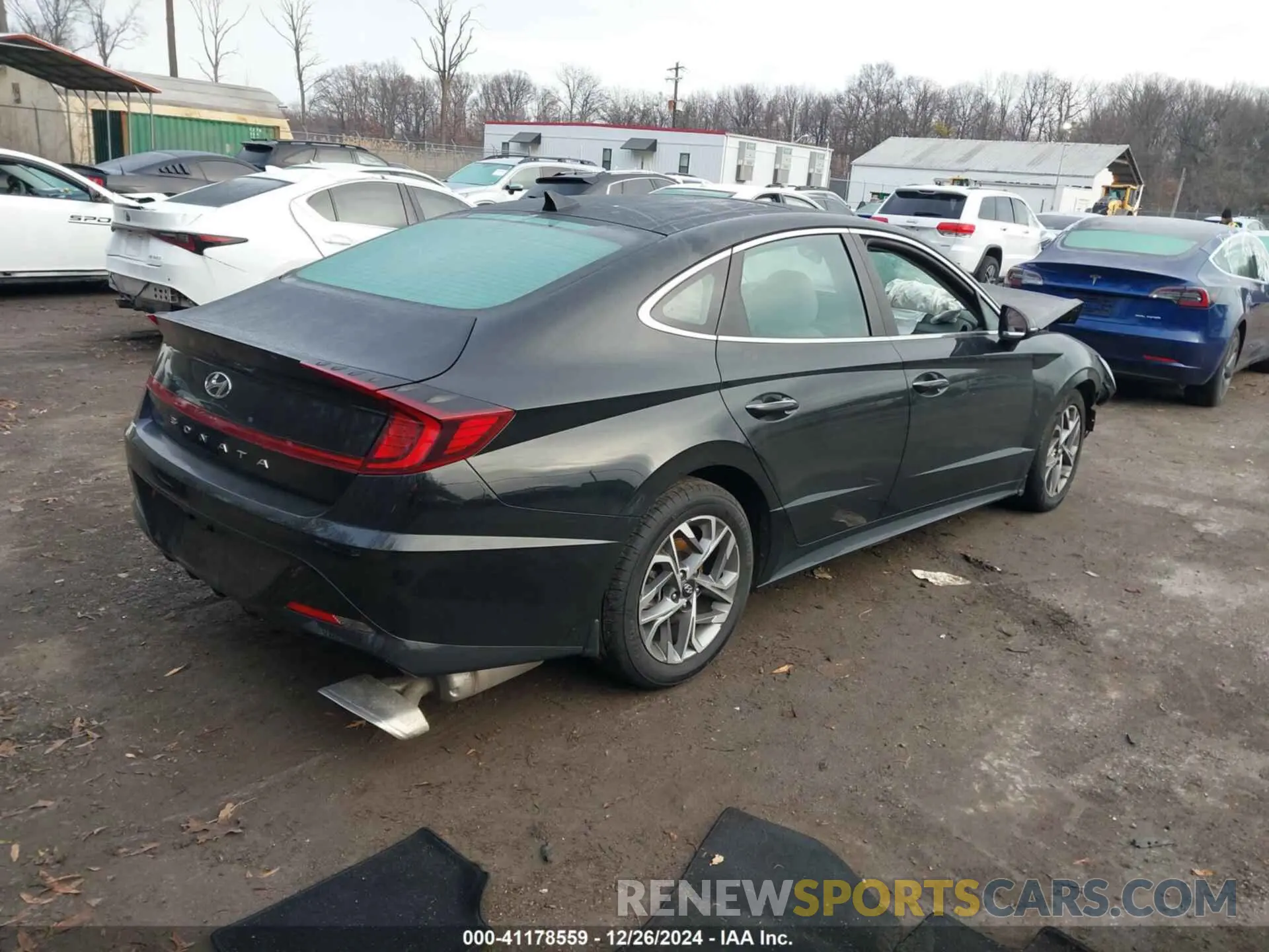 4 Photograph of a damaged car 5NPEF4JA3MH092362 HYUNDAI SONATA 2021