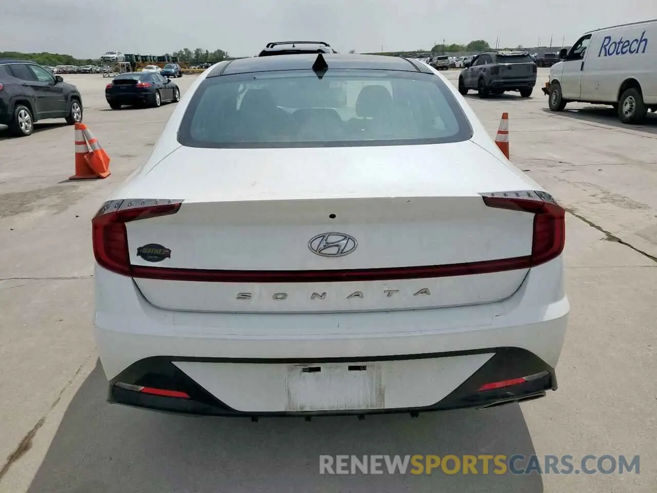 6 Photograph of a damaged car 5NPEF4JA4MH083816 HYUNDAI SONATA 2021