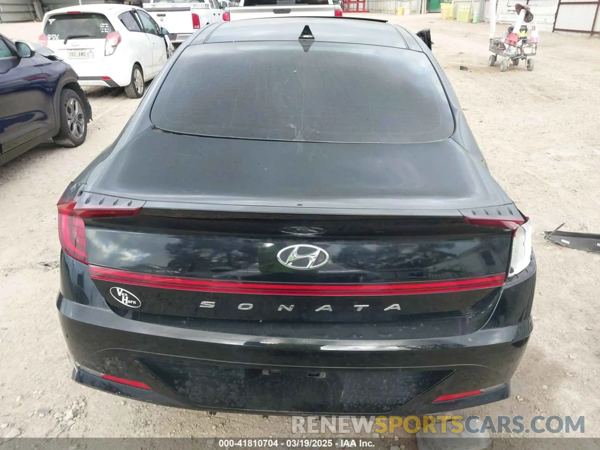 16 Photograph of a damaged car 5NPEF4JA5MH087230 HYUNDAI SONATA 2021