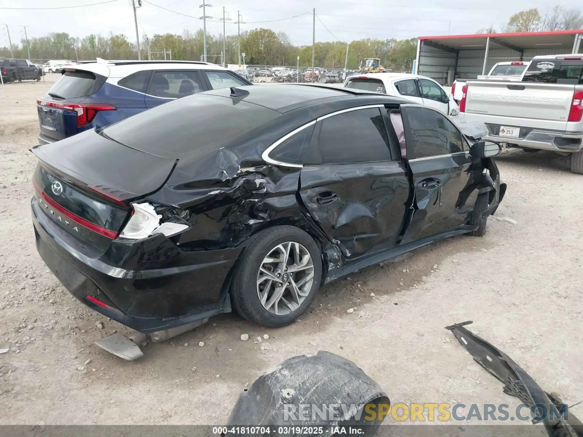 4 Photograph of a damaged car 5NPEF4JA5MH087230 HYUNDAI SONATA 2021