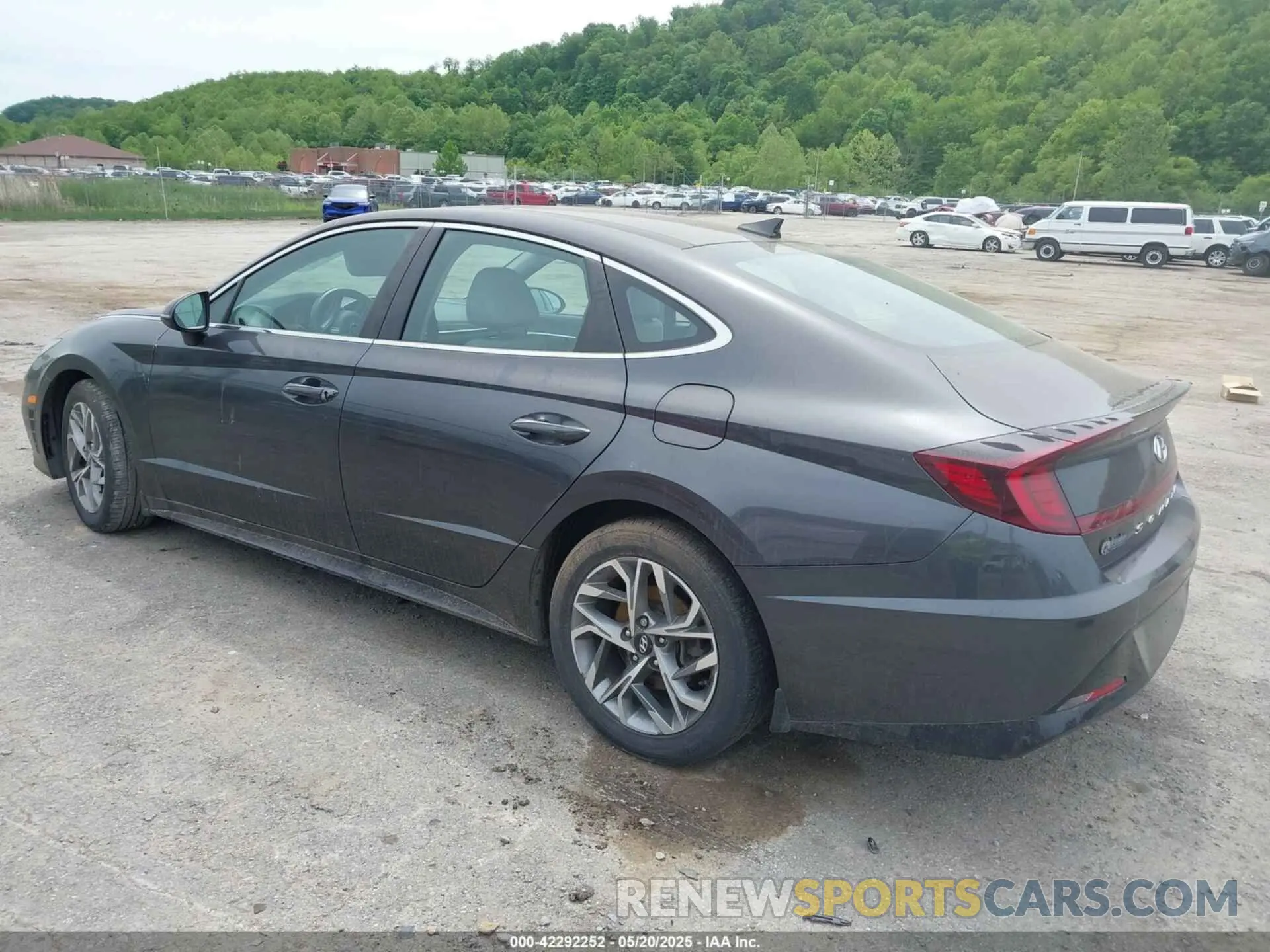 3 Photograph of a damaged car 5NPEF4JA5MH094369 HYUNDAI SONATA 2021
