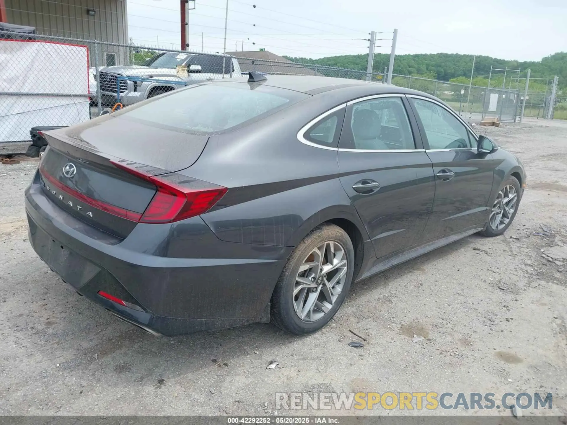 4 Photograph of a damaged car 5NPEF4JA5MH094369 HYUNDAI SONATA 2021