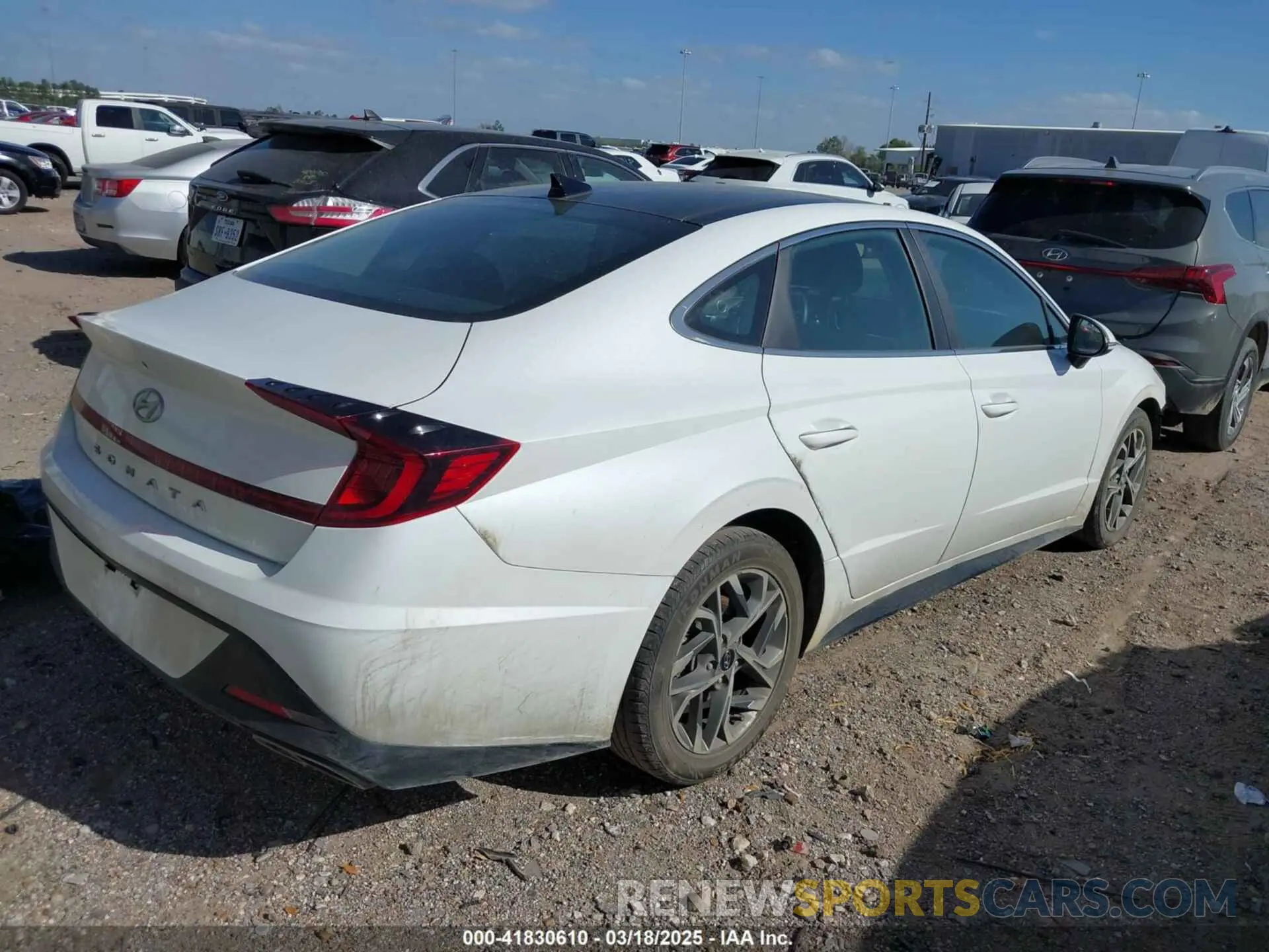 4 Photograph of a damaged car 5NPEF4JA5MH123238 HYUNDAI SONATA 2021