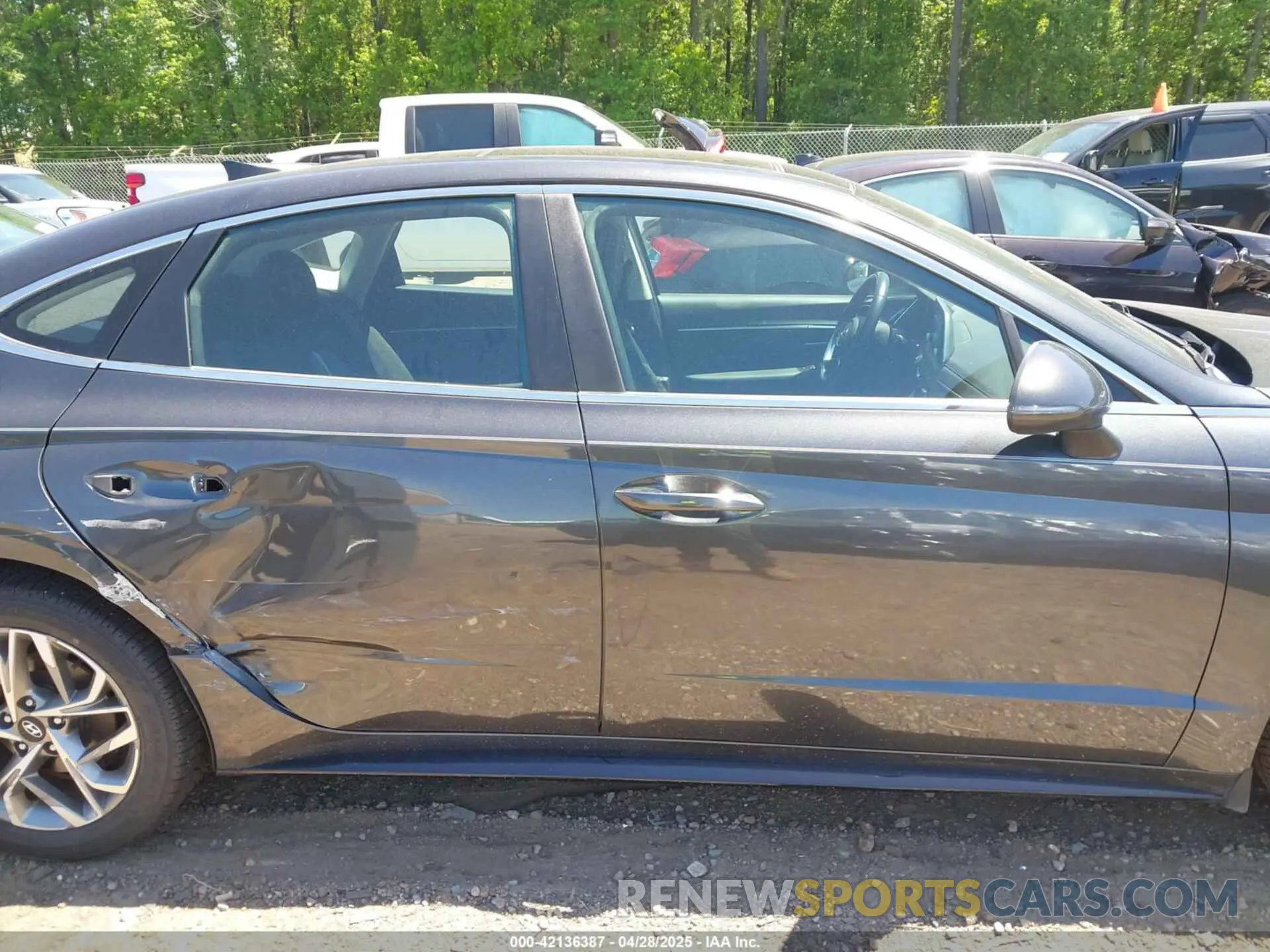 13 Photograph of a damaged car 5NPEF4JA6MH083431 HYUNDAI SONATA 2021