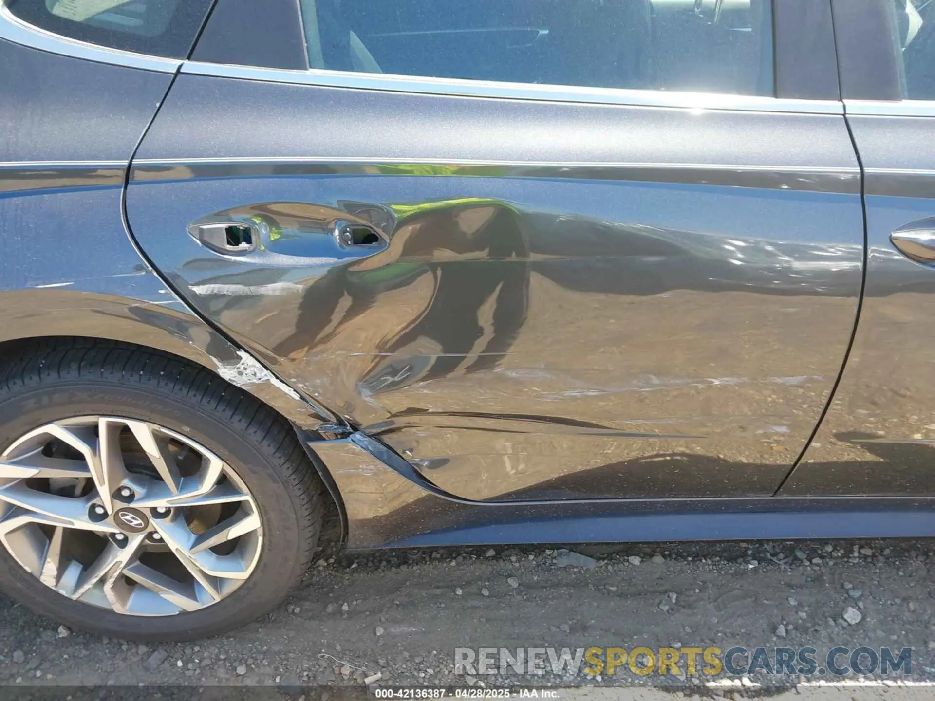 6 Photograph of a damaged car 5NPEF4JA6MH083431 HYUNDAI SONATA 2021