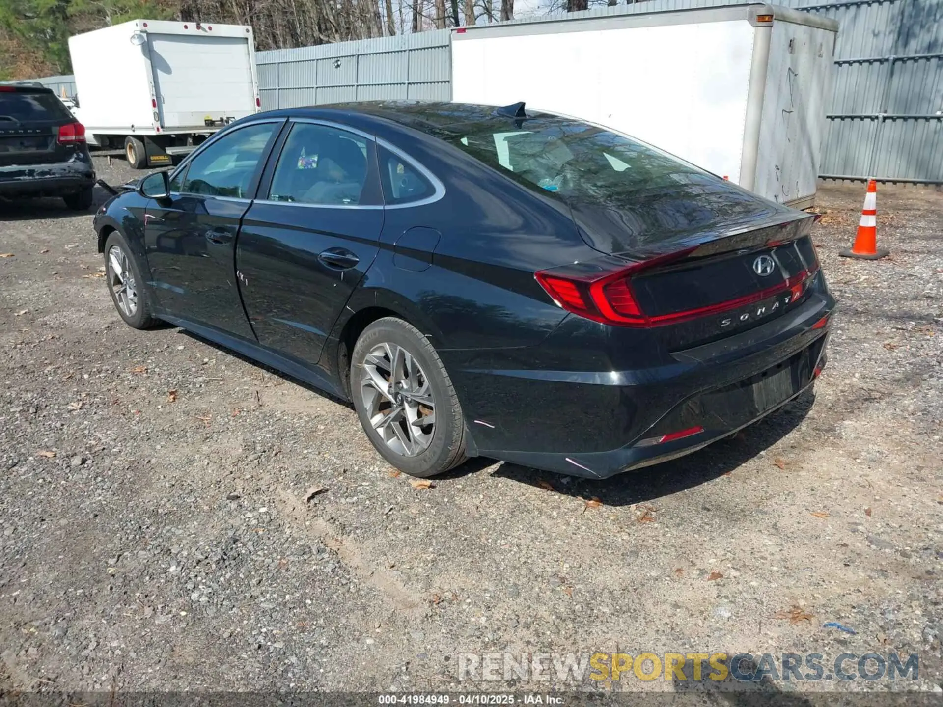 3 Photograph of a damaged car 5NPEF4JA6MH083977 HYUNDAI SONATA 2021