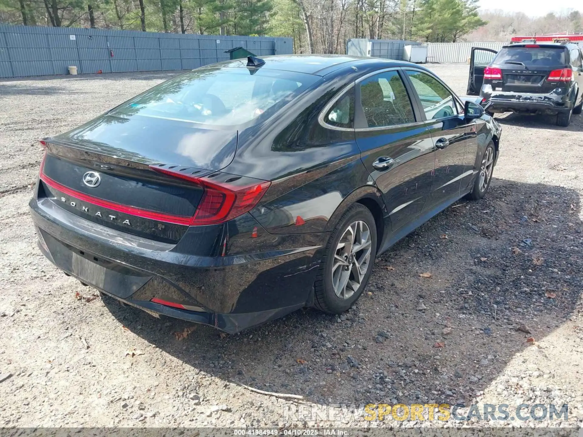 4 Photograph of a damaged car 5NPEF4JA6MH083977 HYUNDAI SONATA 2021