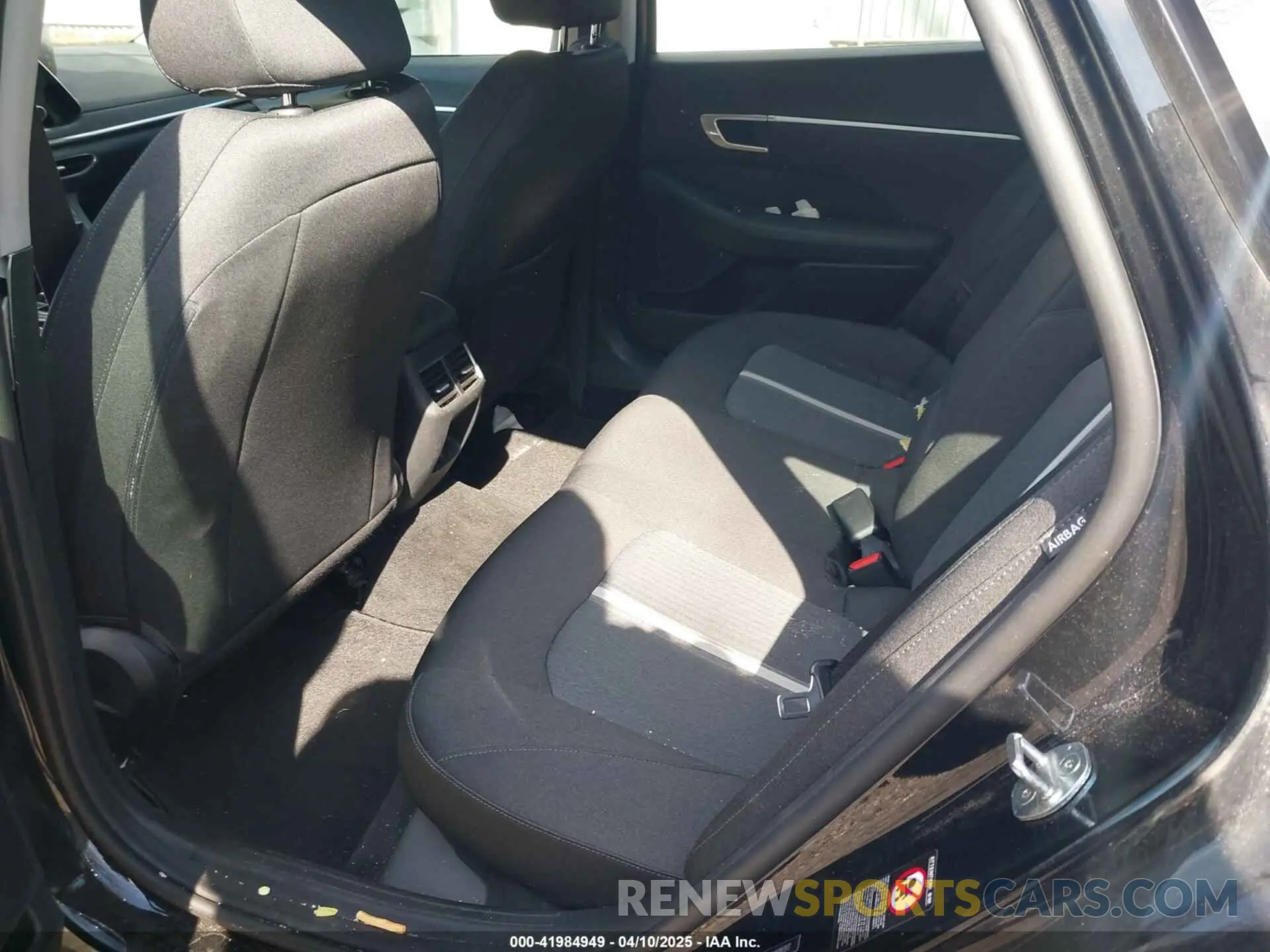 8 Photograph of a damaged car 5NPEF4JA6MH083977 HYUNDAI SONATA 2021