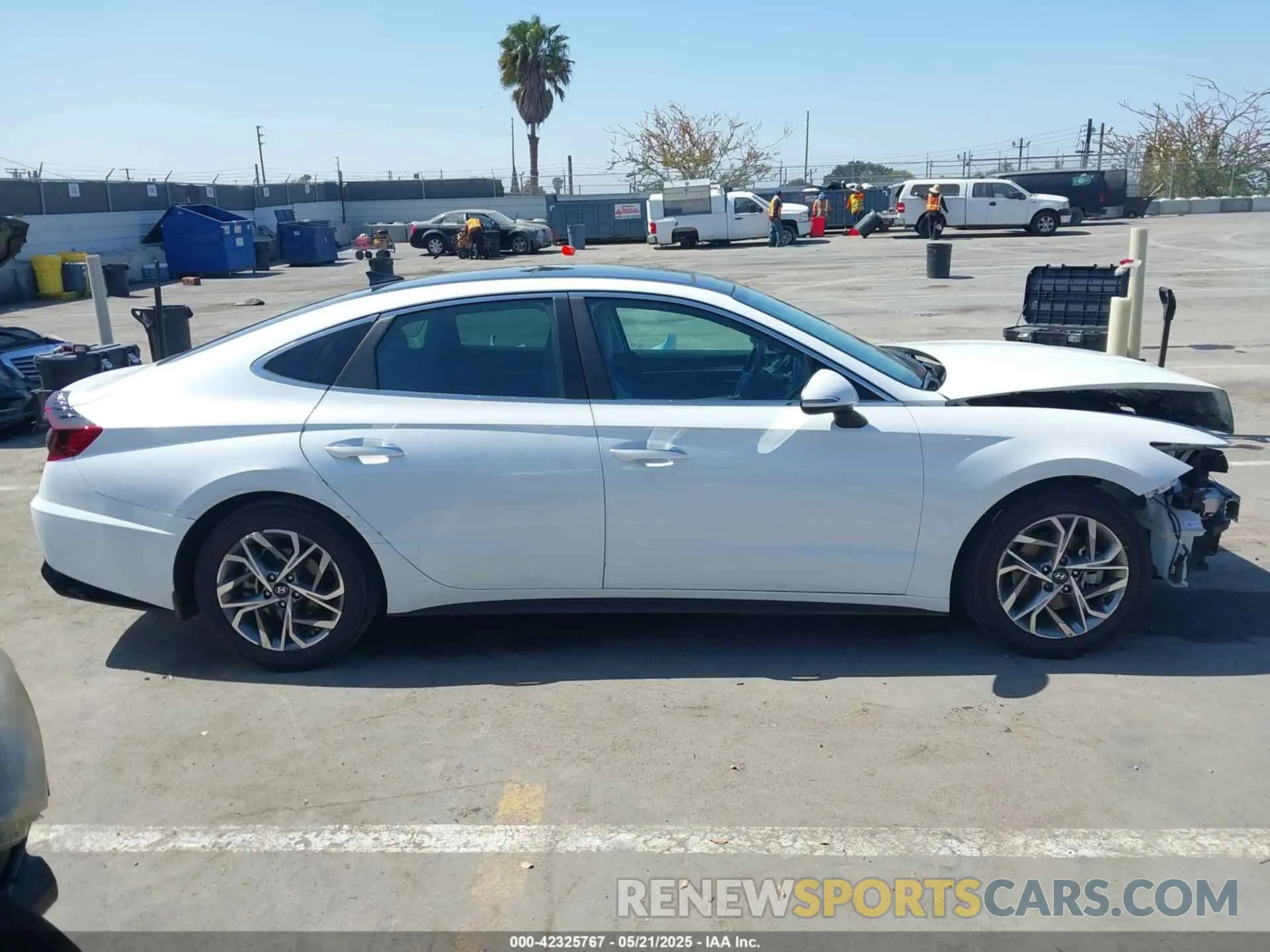 14 Photograph of a damaged car 5NPEF4JA6MH089844 HYUNDAI SONATA 2021