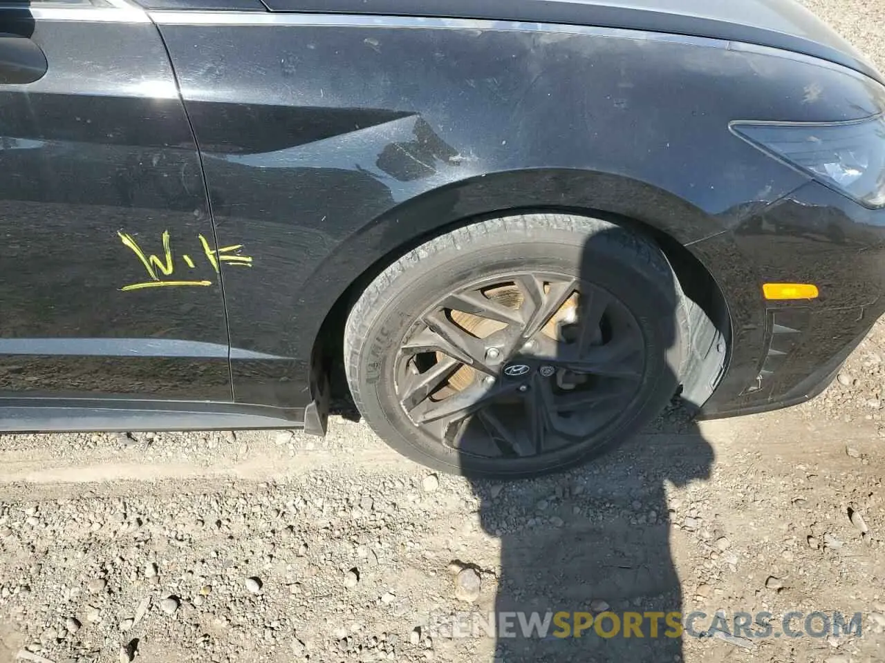 12 Photograph of a damaged car 5NPEF4JA6MH096048 HYUNDAI SONATA 2021