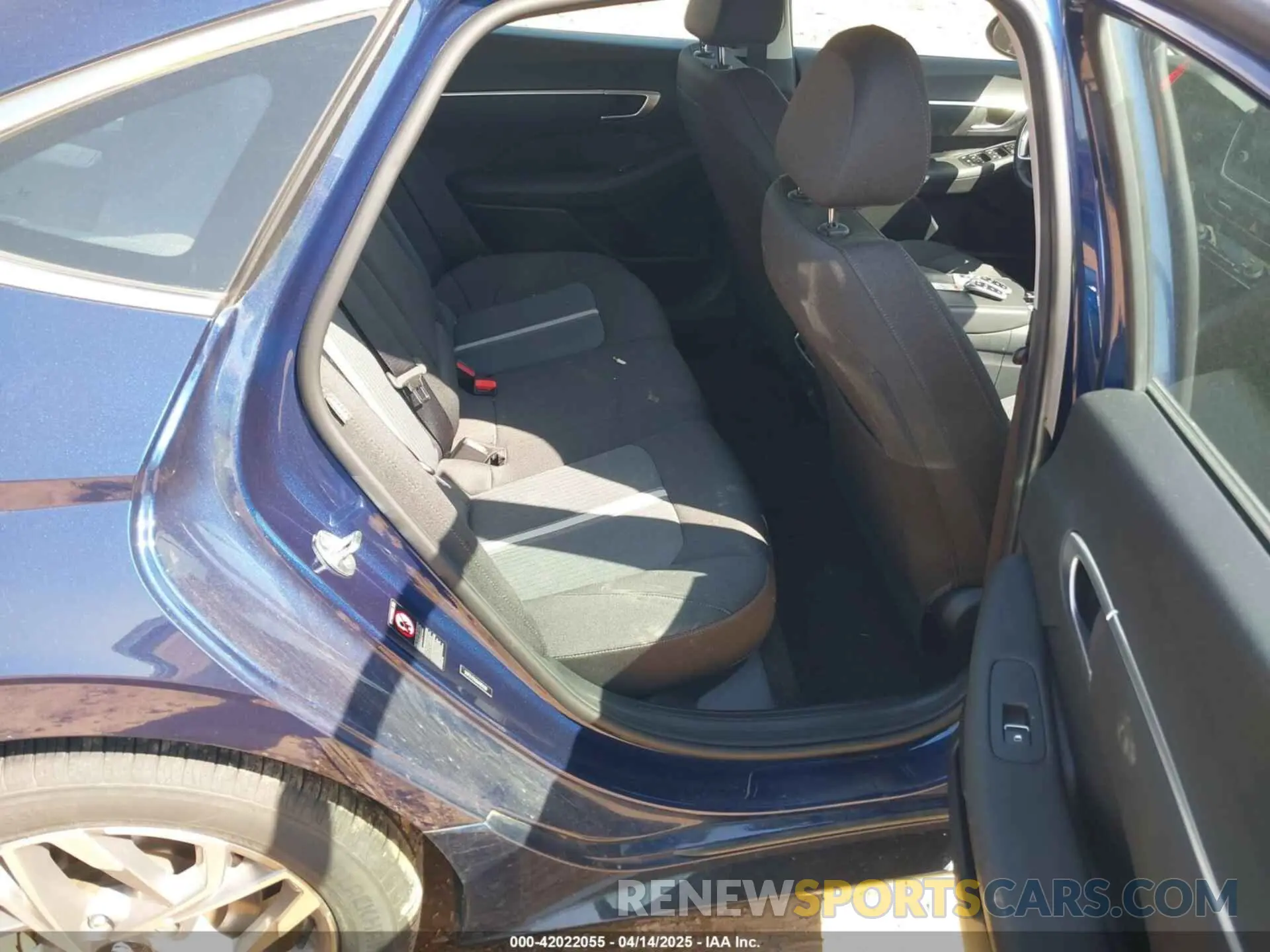 8 Photograph of a damaged car 5NPEF4JA6MH096101 HYUNDAI SONATA 2021