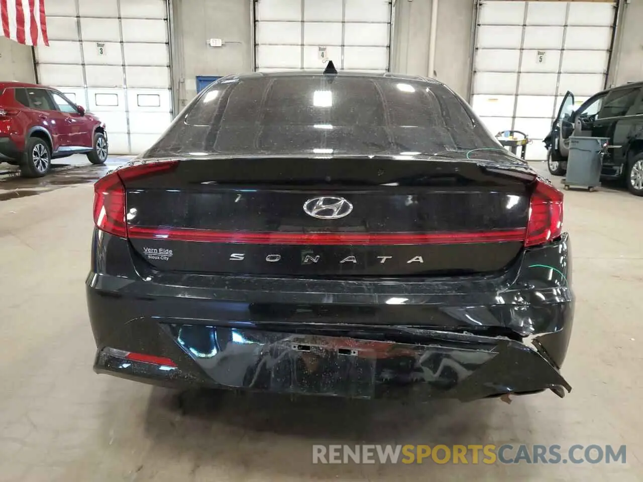 6 Photograph of a damaged car 5NPEF4JA6MH102415 HYUNDAI SONATA 2021