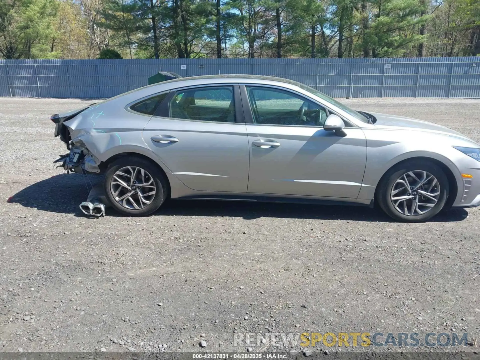 13 Photograph of a damaged car 5NPEF4JA7MH097046 HYUNDAI SONATA 2021