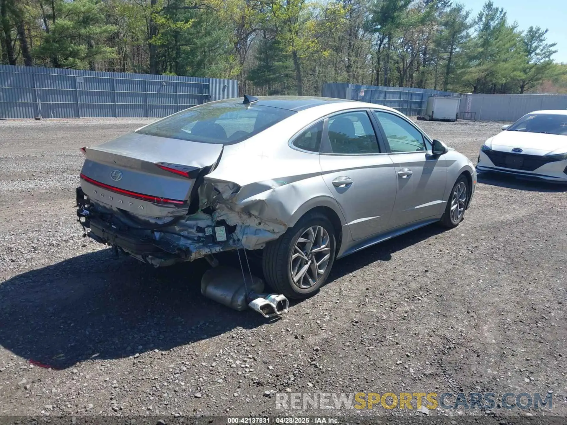 4 Photograph of a damaged car 5NPEF4JA7MH097046 HYUNDAI SONATA 2021