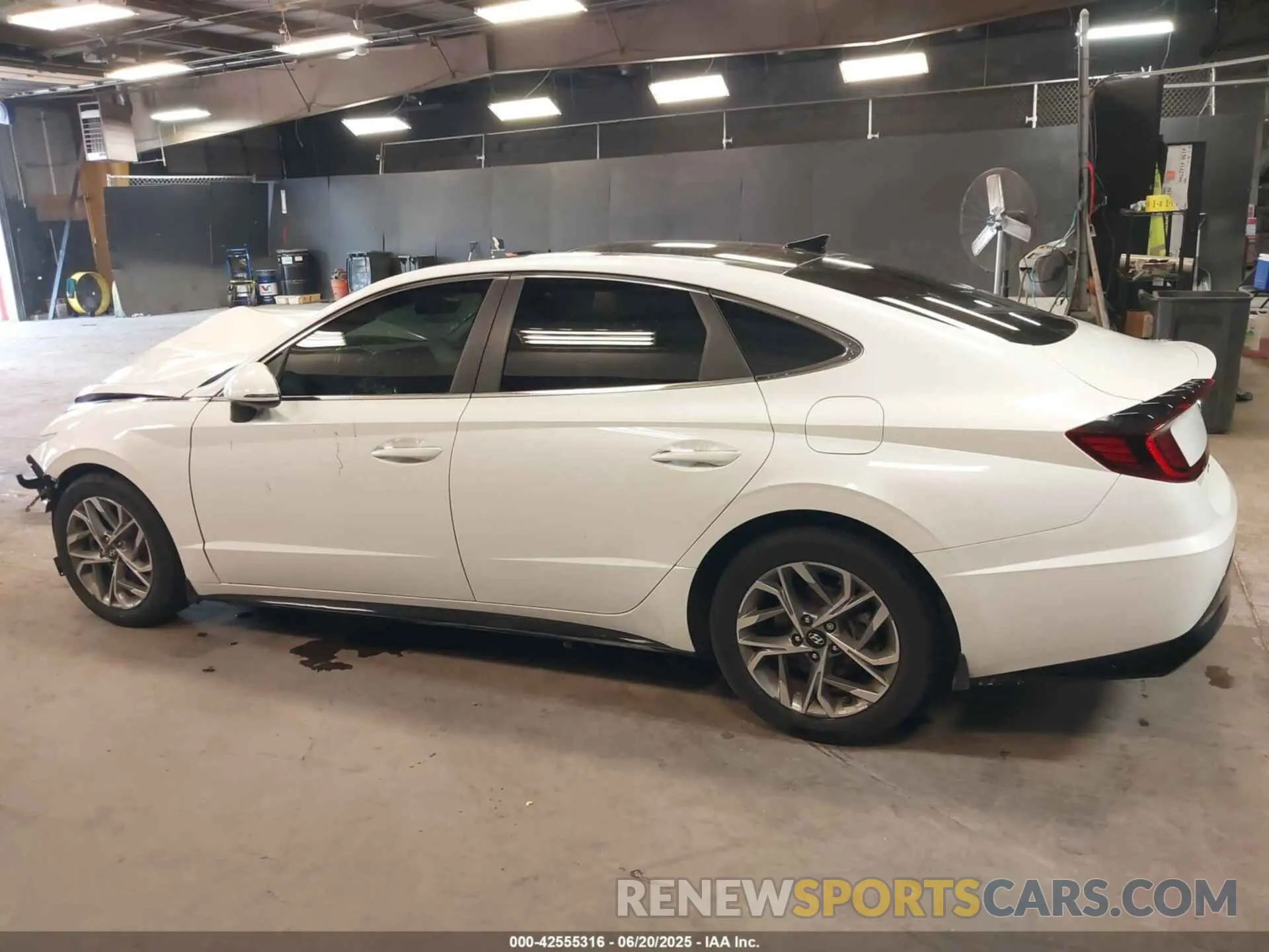 15 Photograph of a damaged car 5NPEF4JA7MH098827 HYUNDAI SONATA 2021