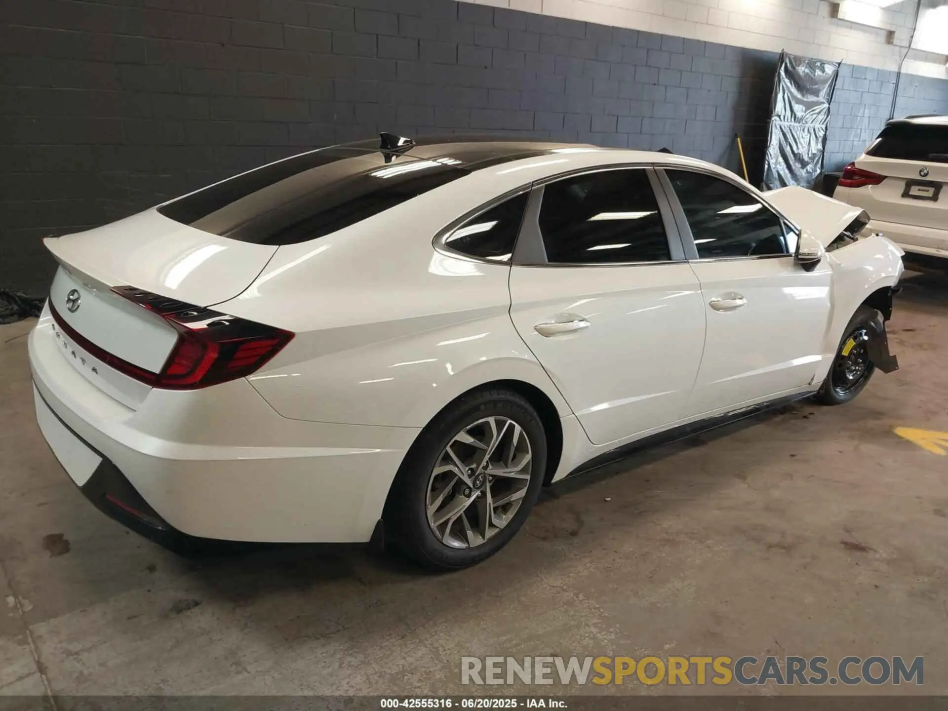 4 Photograph of a damaged car 5NPEF4JA7MH098827 HYUNDAI SONATA 2021