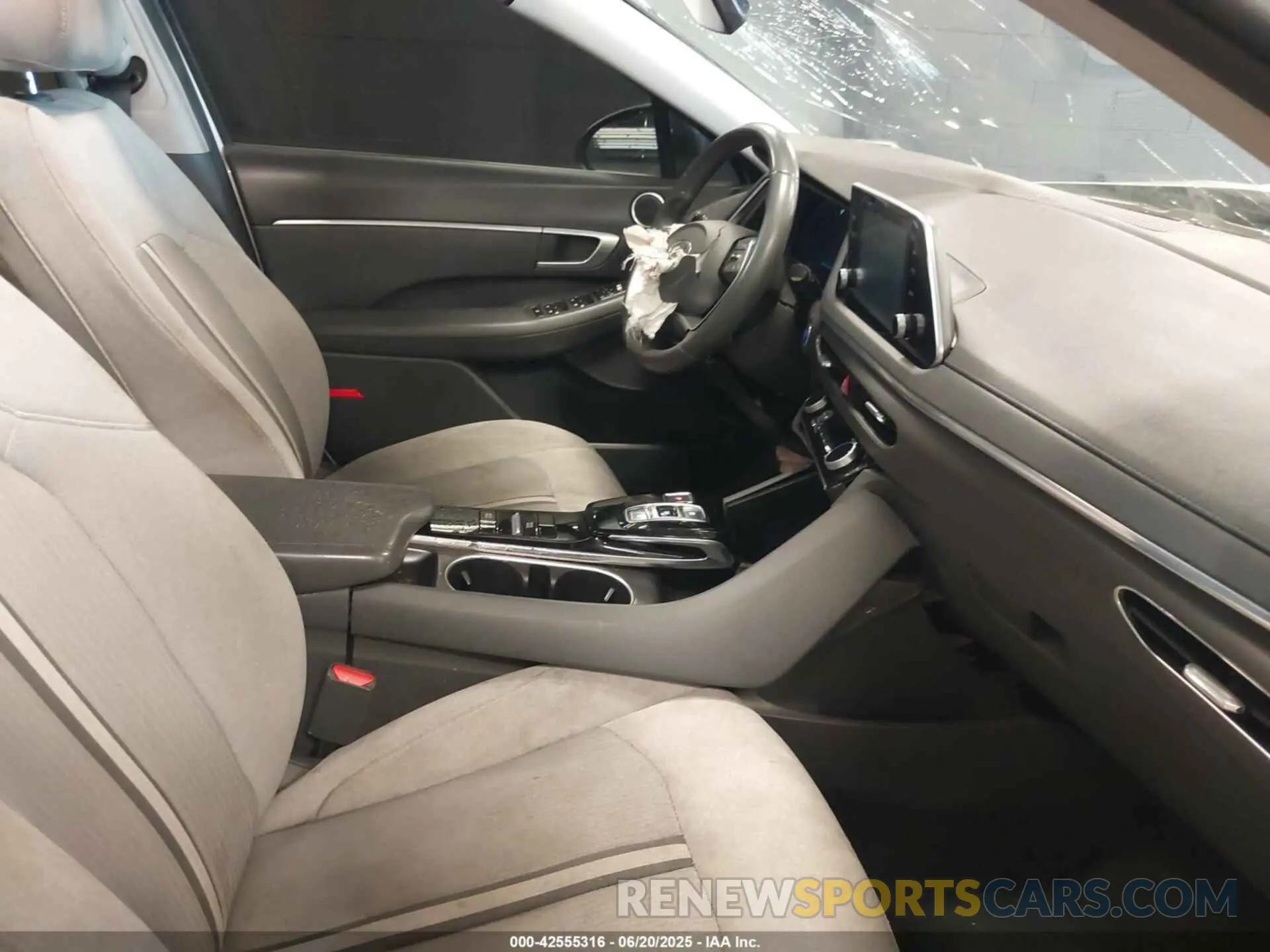5 Photograph of a damaged car 5NPEF4JA7MH098827 HYUNDAI SONATA 2021