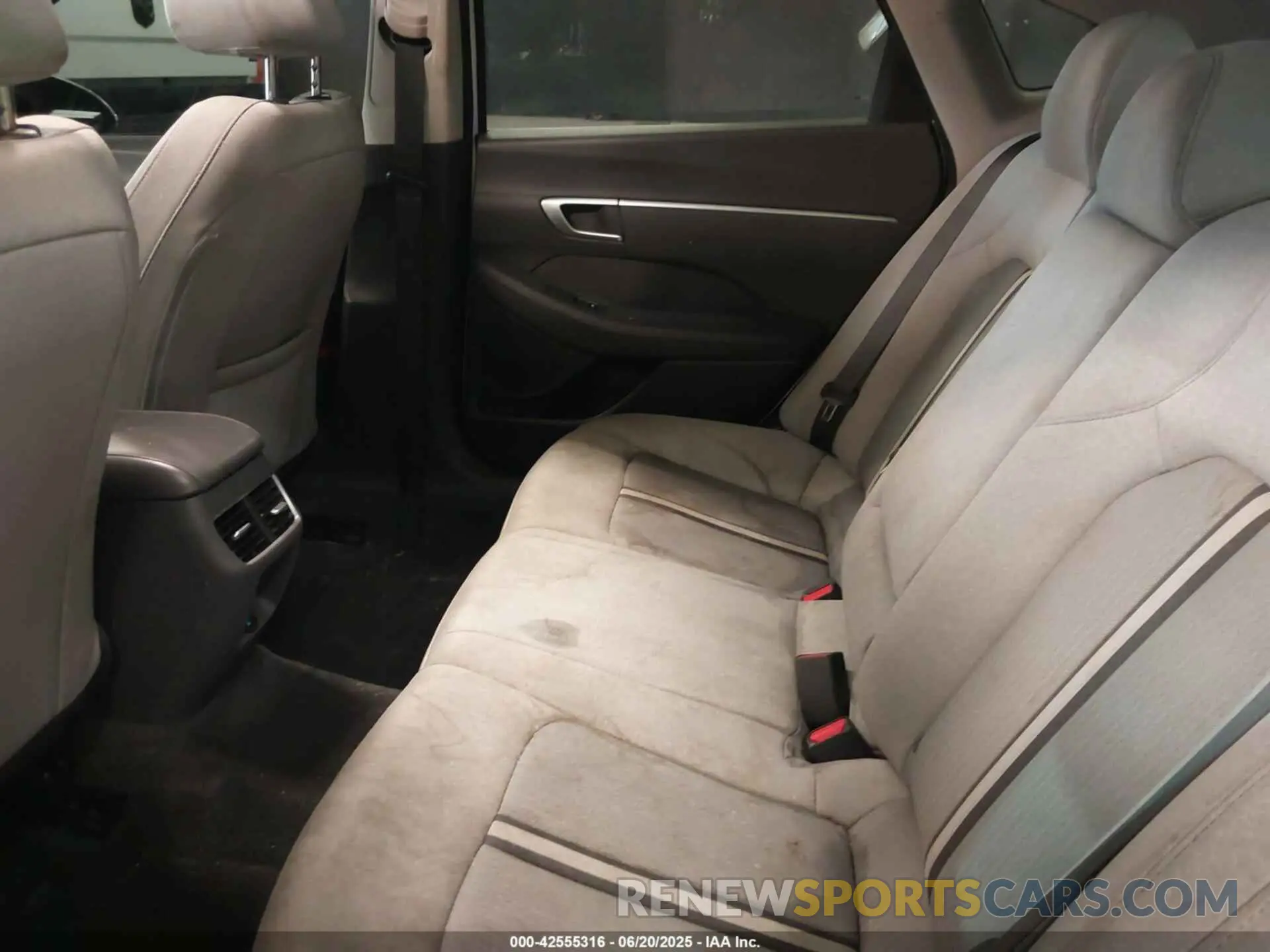 8 Photograph of a damaged car 5NPEF4JA7MH098827 HYUNDAI SONATA 2021