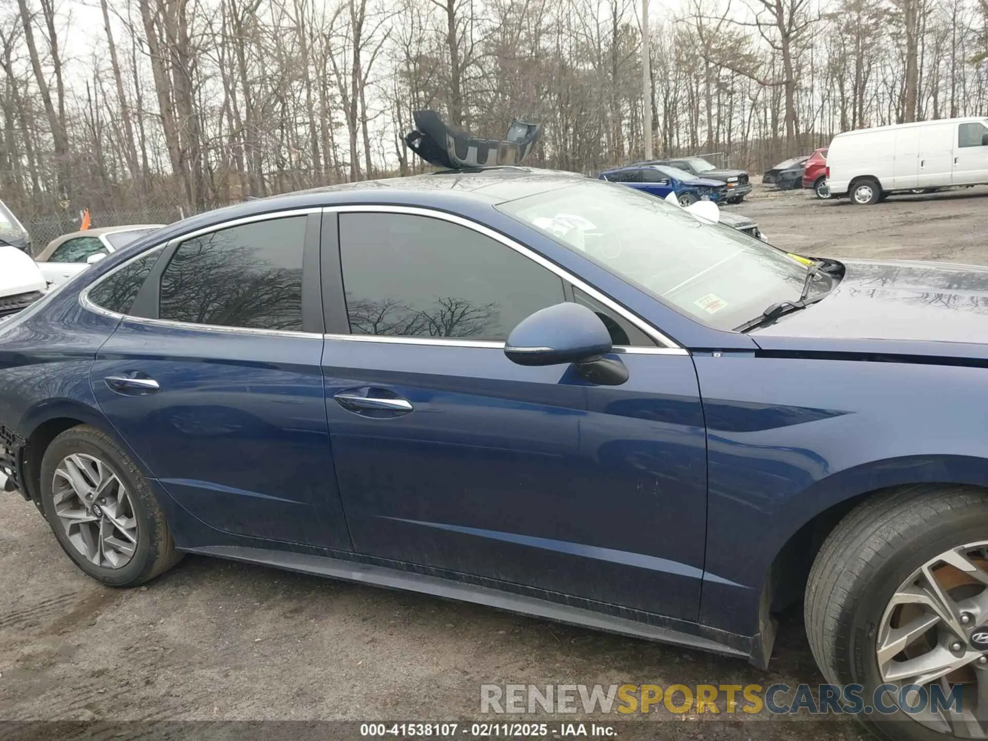 14 Photograph of a damaged car 5NPEF4JA8MH104246 HYUNDAI SONATA 2021