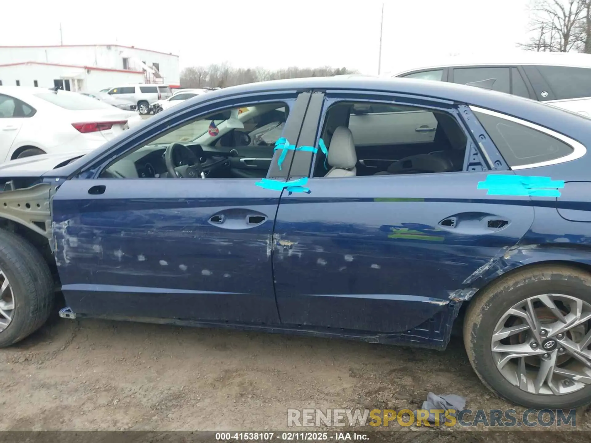 15 Photograph of a damaged car 5NPEF4JA8MH104246 HYUNDAI SONATA 2021