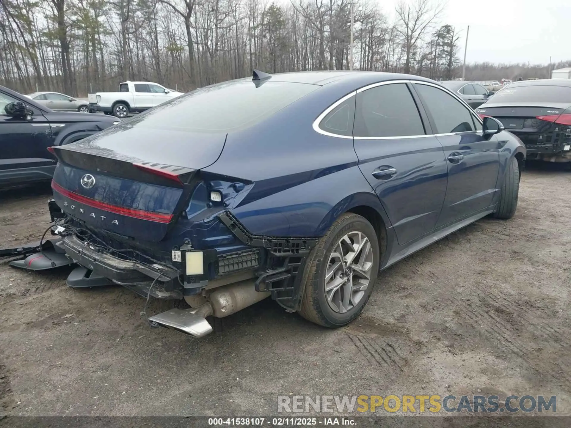 4 Photograph of a damaged car 5NPEF4JA8MH104246 HYUNDAI SONATA 2021