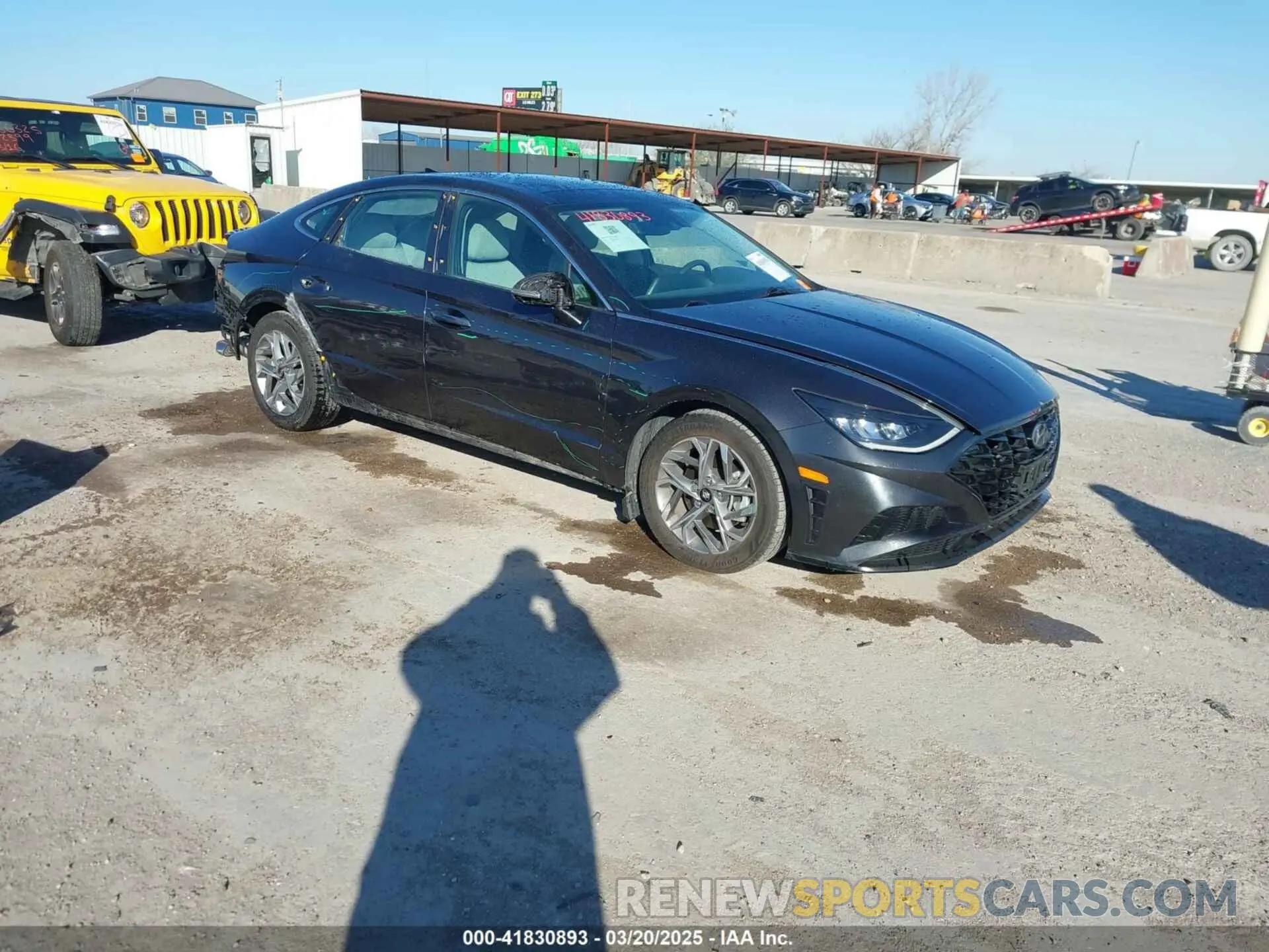 1 Photograph of a damaged car 5NPEF4JA9MH096982 HYUNDAI SONATA 2021