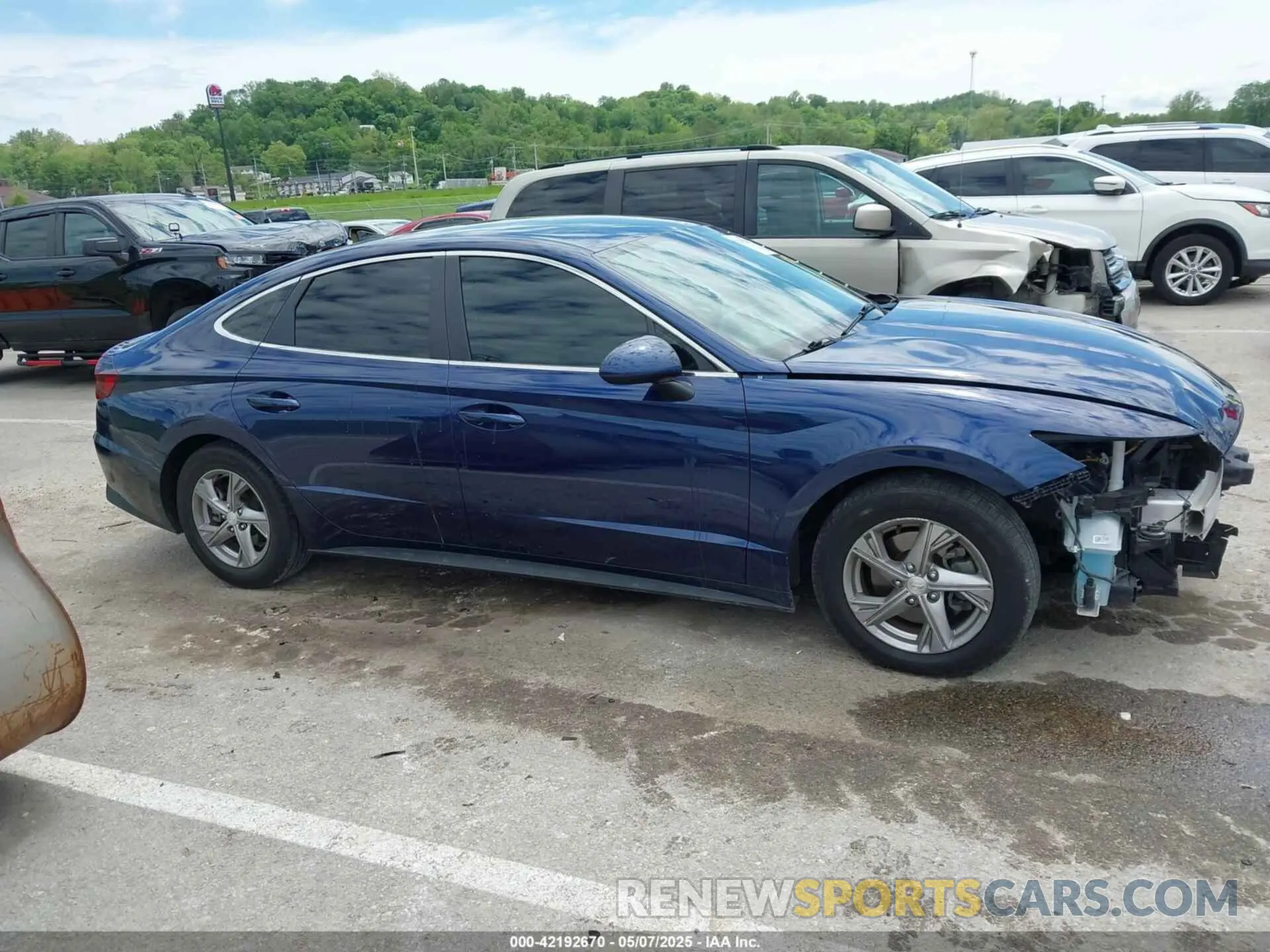 14 Photograph of a damaged car 5NPEG4JA0MH074639 HYUNDAI SONATA 2021