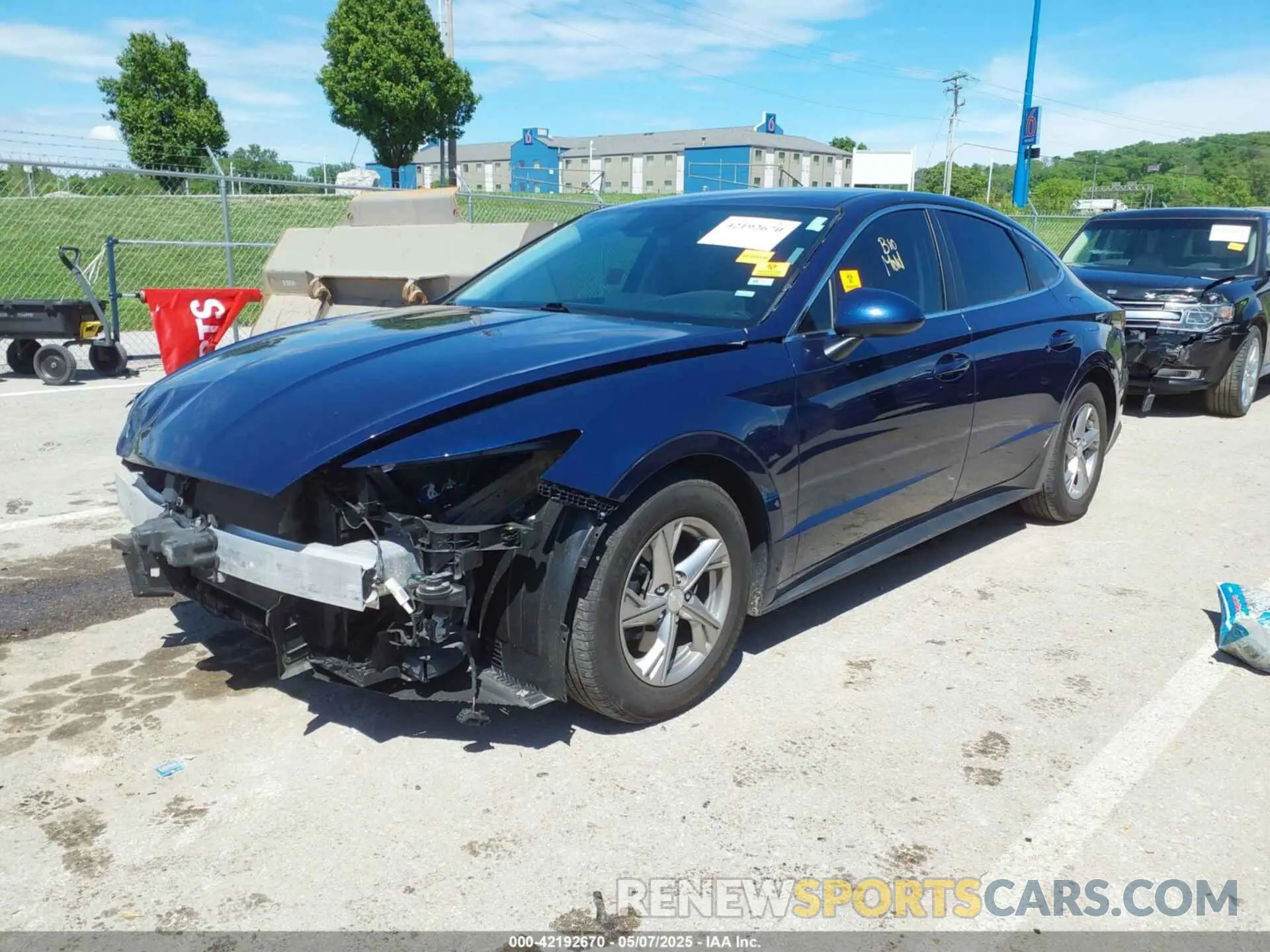 2 Photograph of a damaged car 5NPEG4JA0MH074639 HYUNDAI SONATA 2021