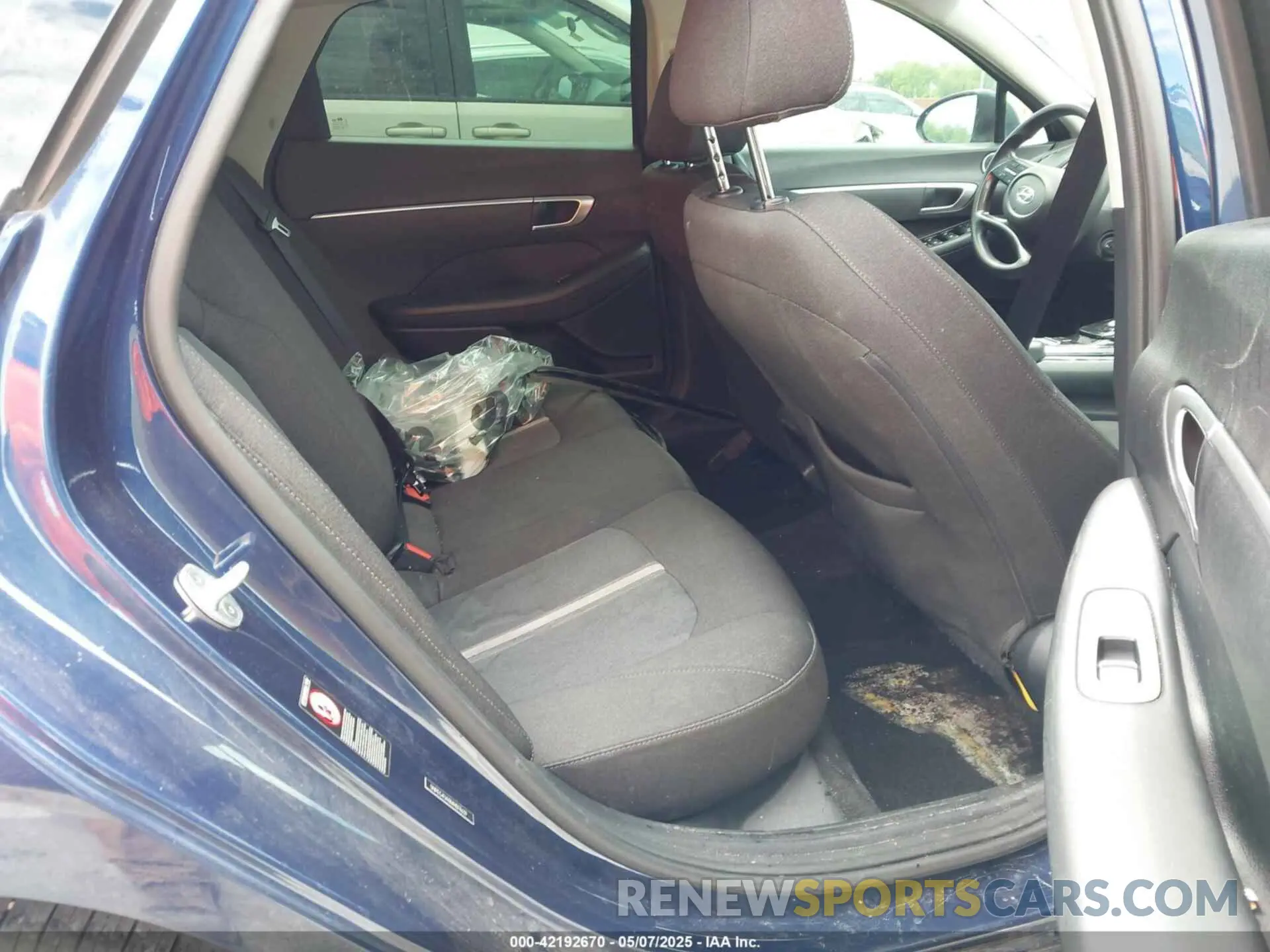 8 Photograph of a damaged car 5NPEG4JA0MH074639 HYUNDAI SONATA 2021