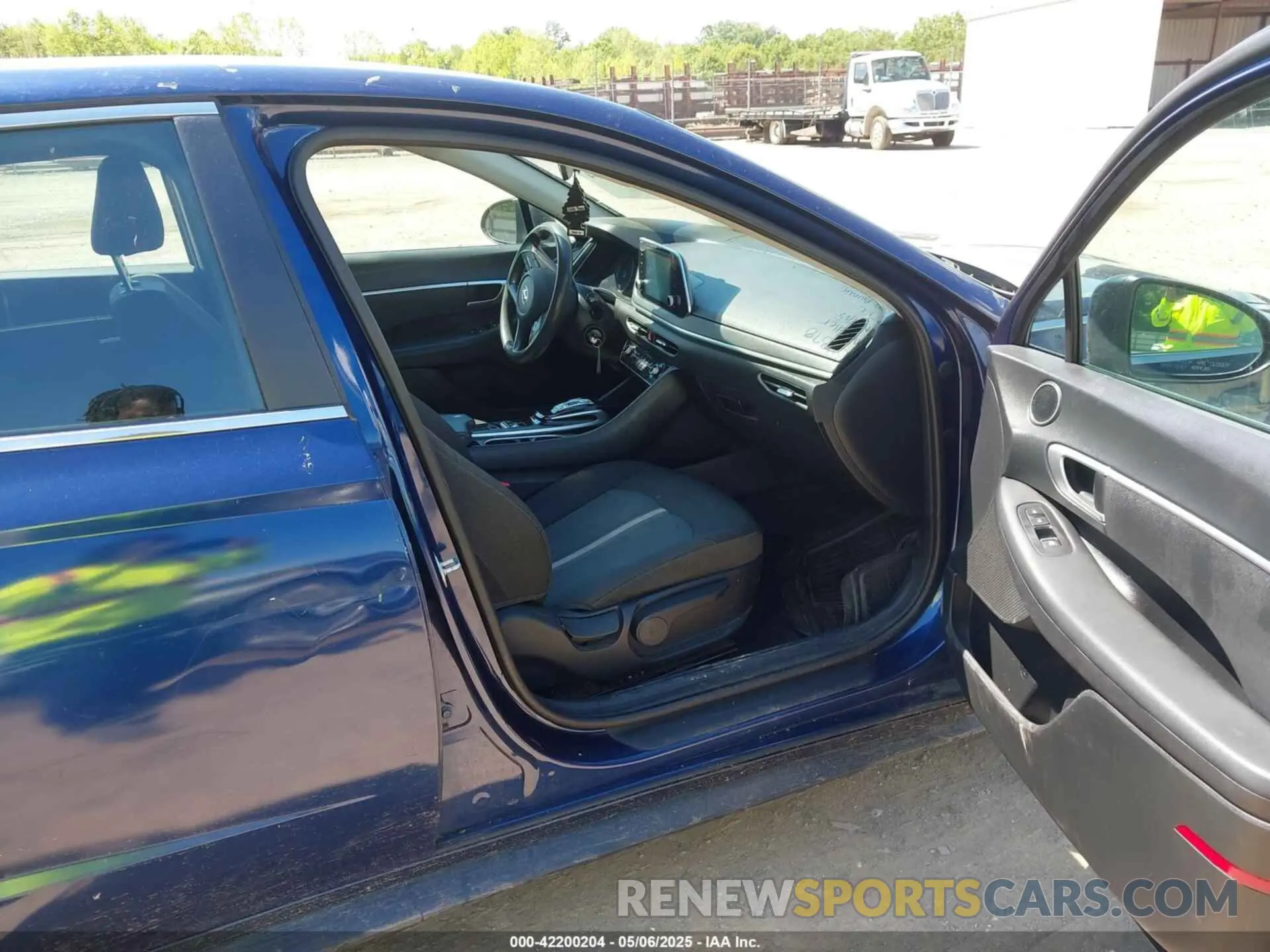 5 Photograph of a damaged car 5NPEG4JA0MH074995 HYUNDAI SONATA 2021