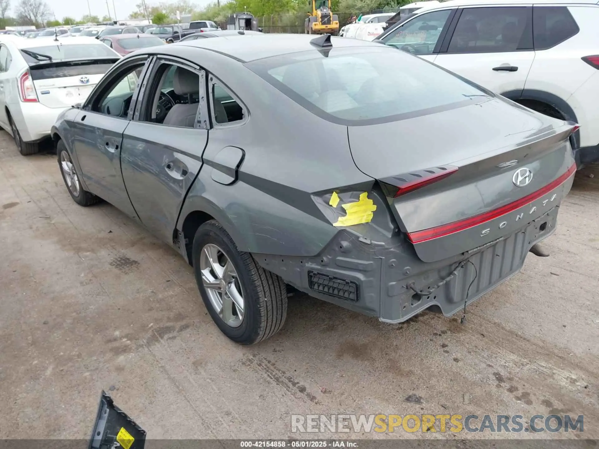 3 Photograph of a damaged car 5NPEG4JA0MH078142 HYUNDAI SONATA 2021
