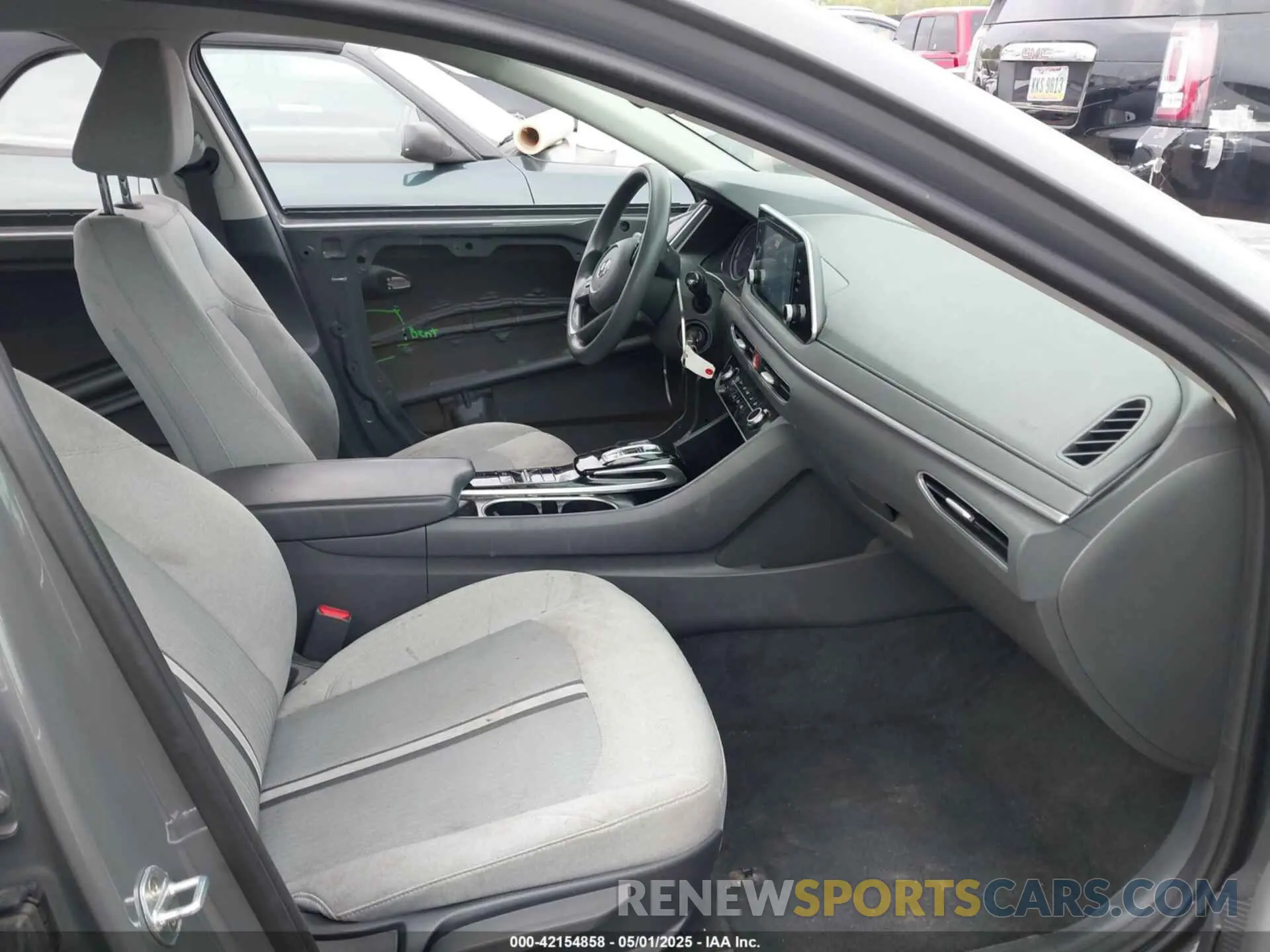 5 Photograph of a damaged car 5NPEG4JA0MH078142 HYUNDAI SONATA 2021