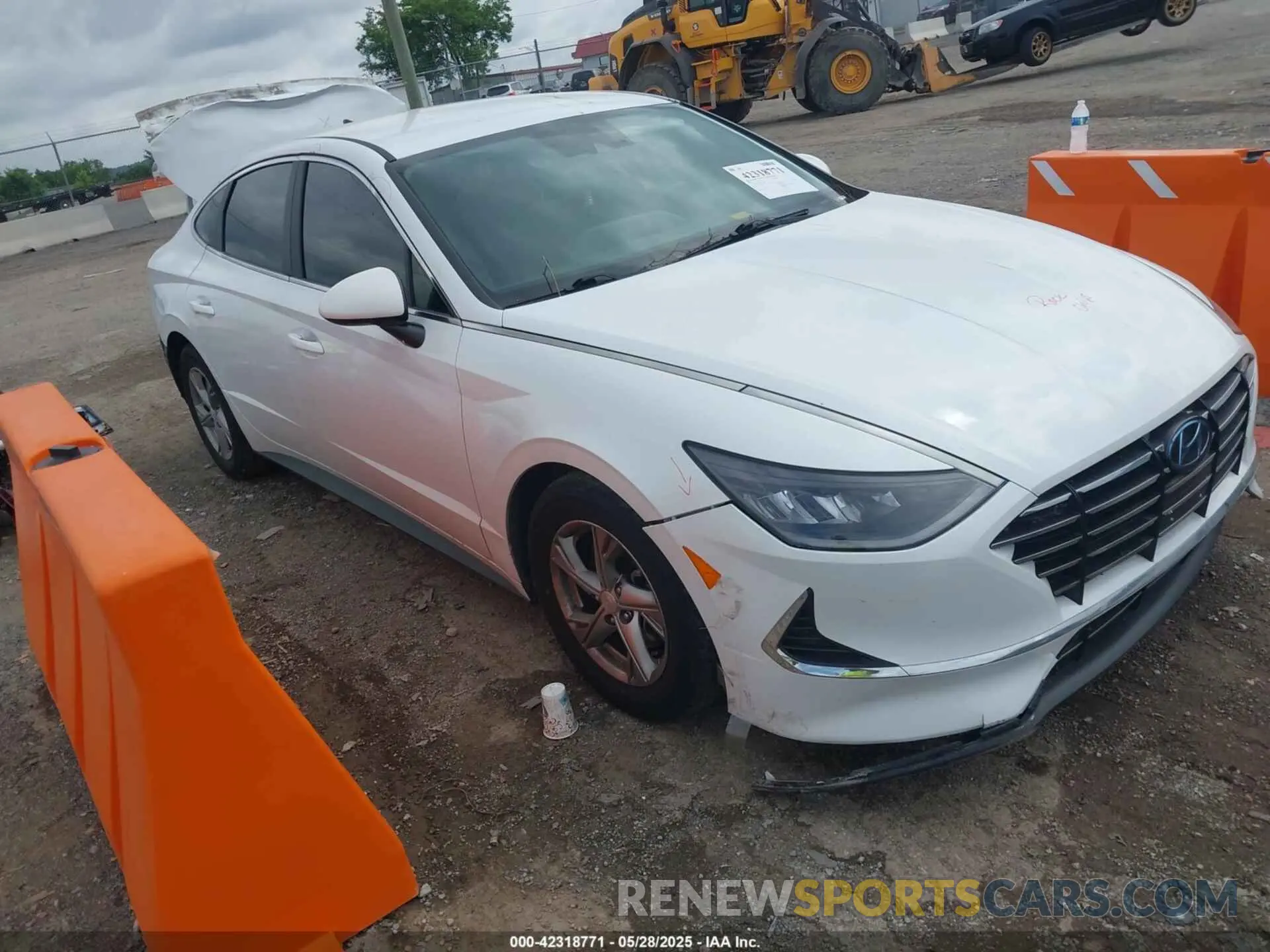 1 Photograph of a damaged car 5NPEG4JA0MH105064 HYUNDAI SONATA 2021