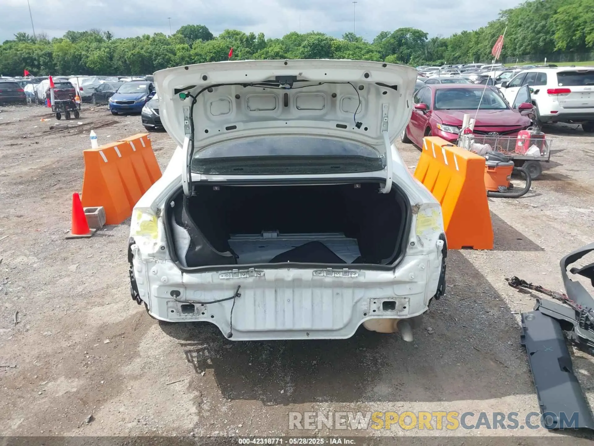 17 Photograph of a damaged car 5NPEG4JA0MH105064 HYUNDAI SONATA 2021